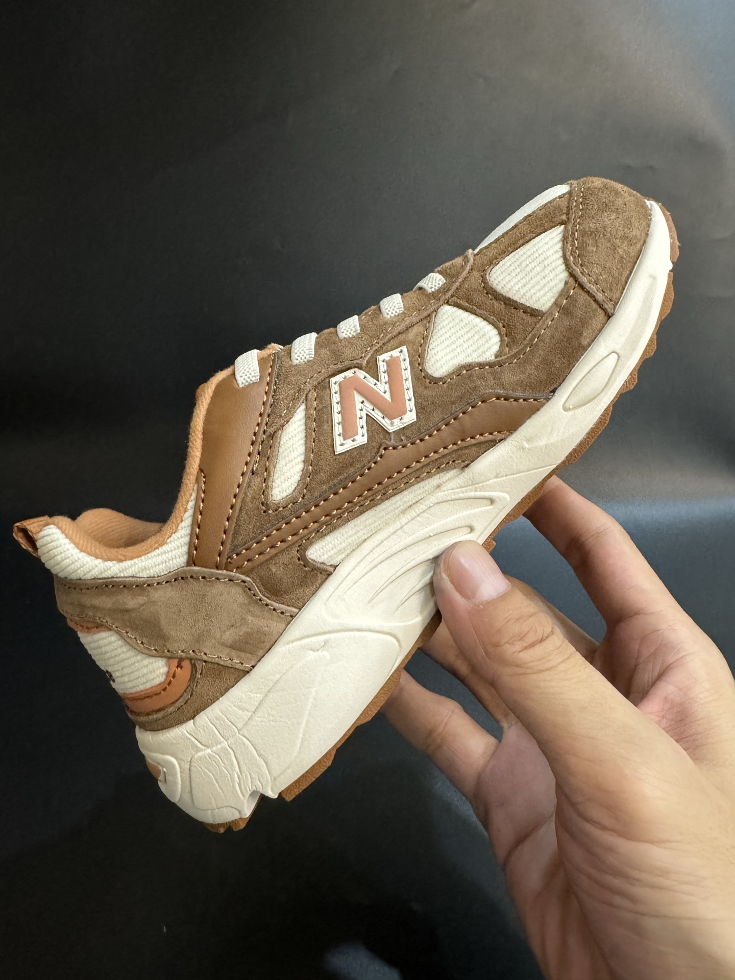 图片[5]-新色NB878猪八皮松紧带复古儿童运动鞋 尺码：26-37码 经典878款式🆕 松紧带设计，穿脱便捷✌🏻 耐磨防滑大底，脚感不言而喻☁️ 优质面料拼接，质感超高级！.-选品中心