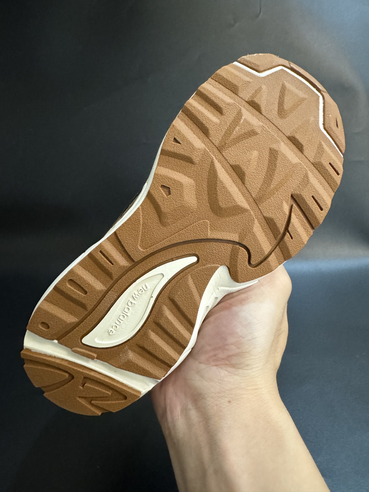 图片[8]-新色NB878猪八皮松紧带复古儿童运动鞋 尺码：26-37码 经典878款式🆕 松紧带设计，穿脱便捷✌🏻 耐磨防滑大底，脚感不言而喻☁️ 优质面料拼接，质感超高级！.-选品中心