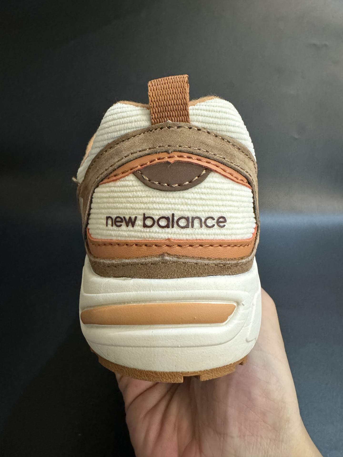 图片[7]-新色NB878猪八皮松紧带复古儿童运动鞋 尺码：26-37码 经典878款式🆕 松紧带设计，穿脱便捷✌🏻 耐磨防滑大底，脚感不言而喻☁️ 优质面料拼接，质感超高级！.-选品中心