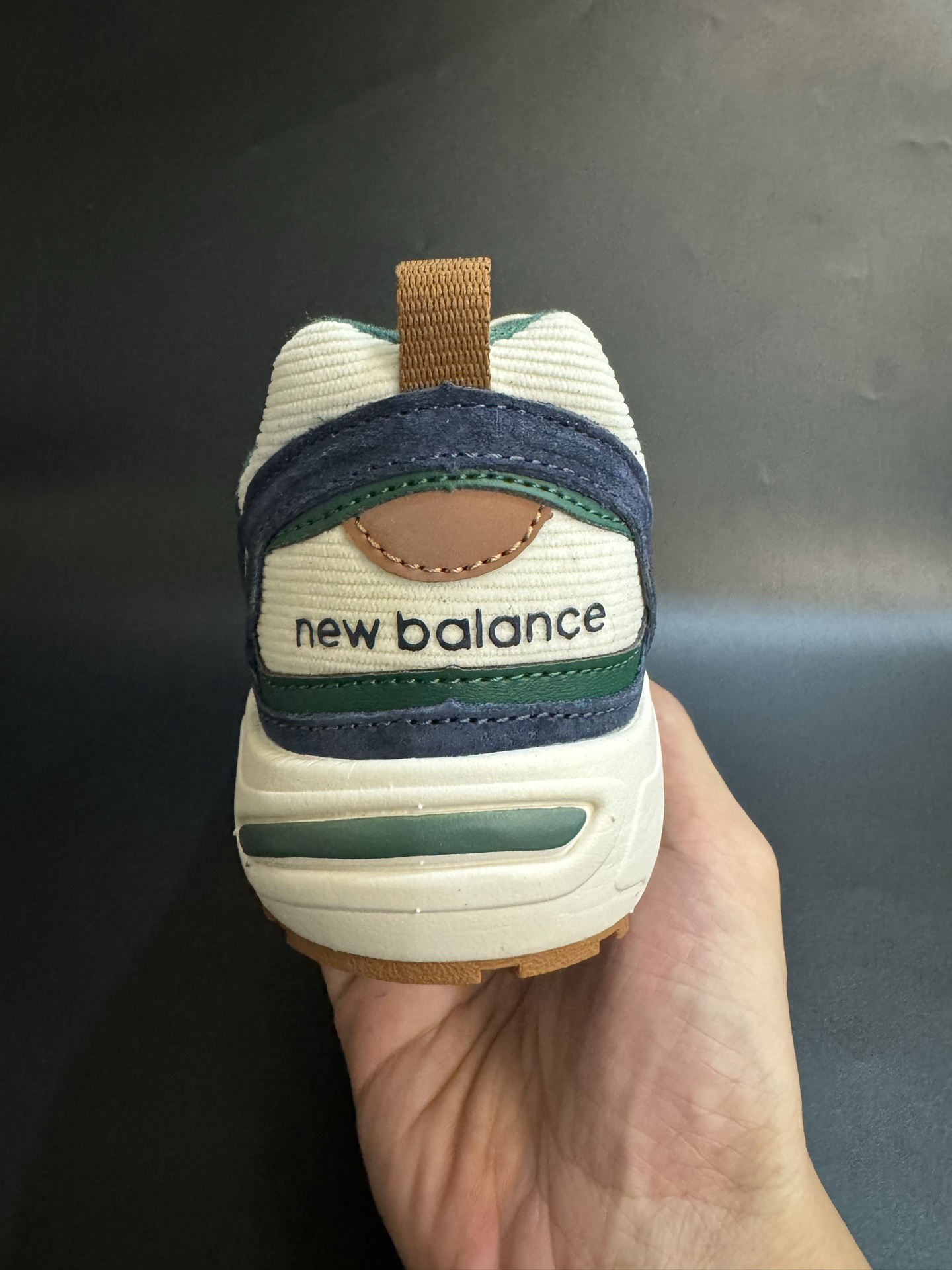 图片[7]-新色NB878猪八皮松紧带复古儿童运动鞋 尺码：26-37码 经典878款式🆕 松紧带设计，穿脱便捷✌🏻 耐磨防滑大底，脚感不言而喻☁️ 优质面料拼接，质感超高级！.-选品中心