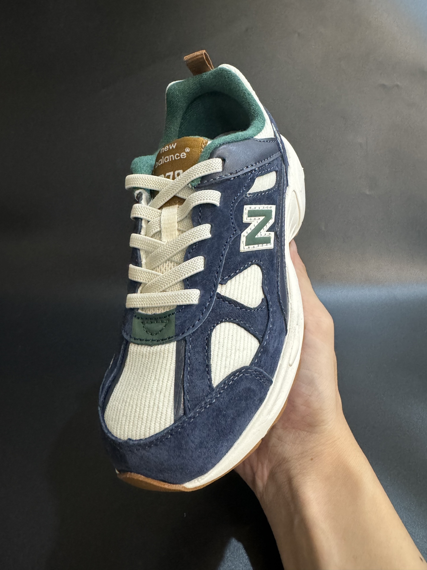 图片[4]-新色NB878猪八皮松紧带复古儿童运动鞋 尺码：26-37码 经典878款式🆕 松紧带设计，穿脱便捷✌🏻 耐磨防滑大底，脚感不言而喻☁️ 优质面料拼接，质感超高级！.-选品中心