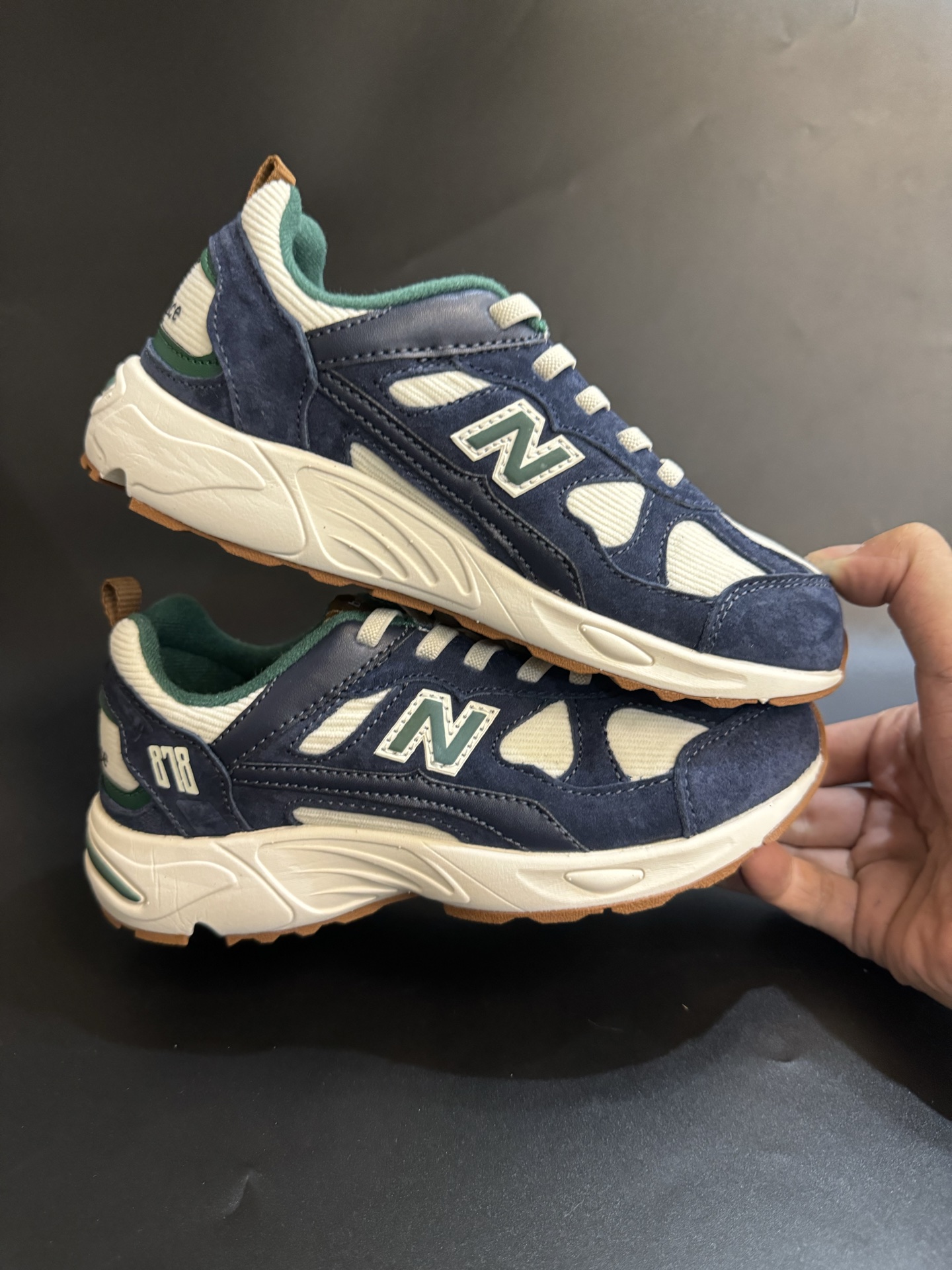 图片[9]-新色NB878猪八皮松紧带复古儿童运动鞋 尺码：26-37码 经典878款式🆕 松紧带设计，穿脱便捷✌🏻 耐磨防滑大底，脚感不言而喻☁️ 优质面料拼接，质感超高级！.-选品中心