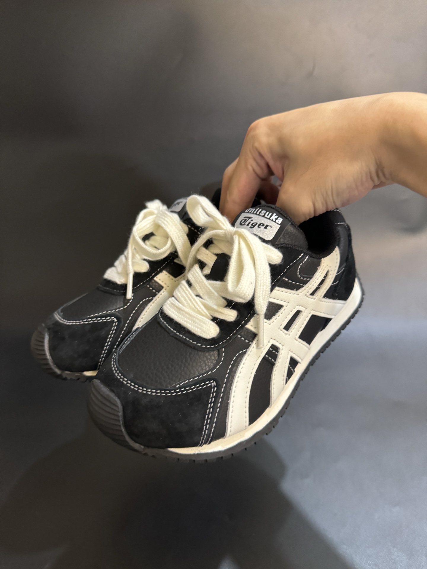 图片[2]-亚瑟士秋冬真皮儿童阿甘鞋26-37 ❤️魔术贴设计，穿脱方便✌🏻优质皮面料拼接，质感满满💯 橡胶耐磨防滑大底，脚感不言而喻☁️-选品中心