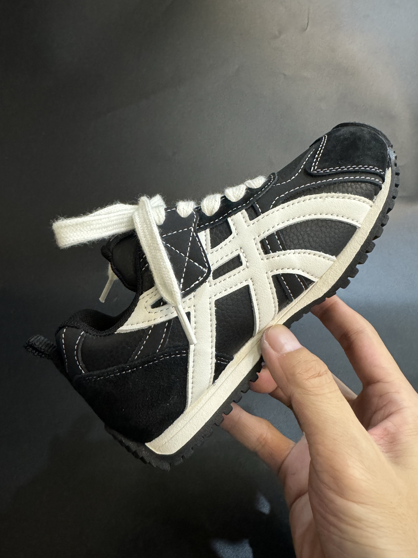 图片[5]-亚瑟士秋冬真皮儿童阿甘鞋26-37 ❤️魔术贴设计，穿脱方便✌🏻优质皮面料拼接，质感满满💯 橡胶耐磨防滑大底，脚感不言而喻☁️-选品中心