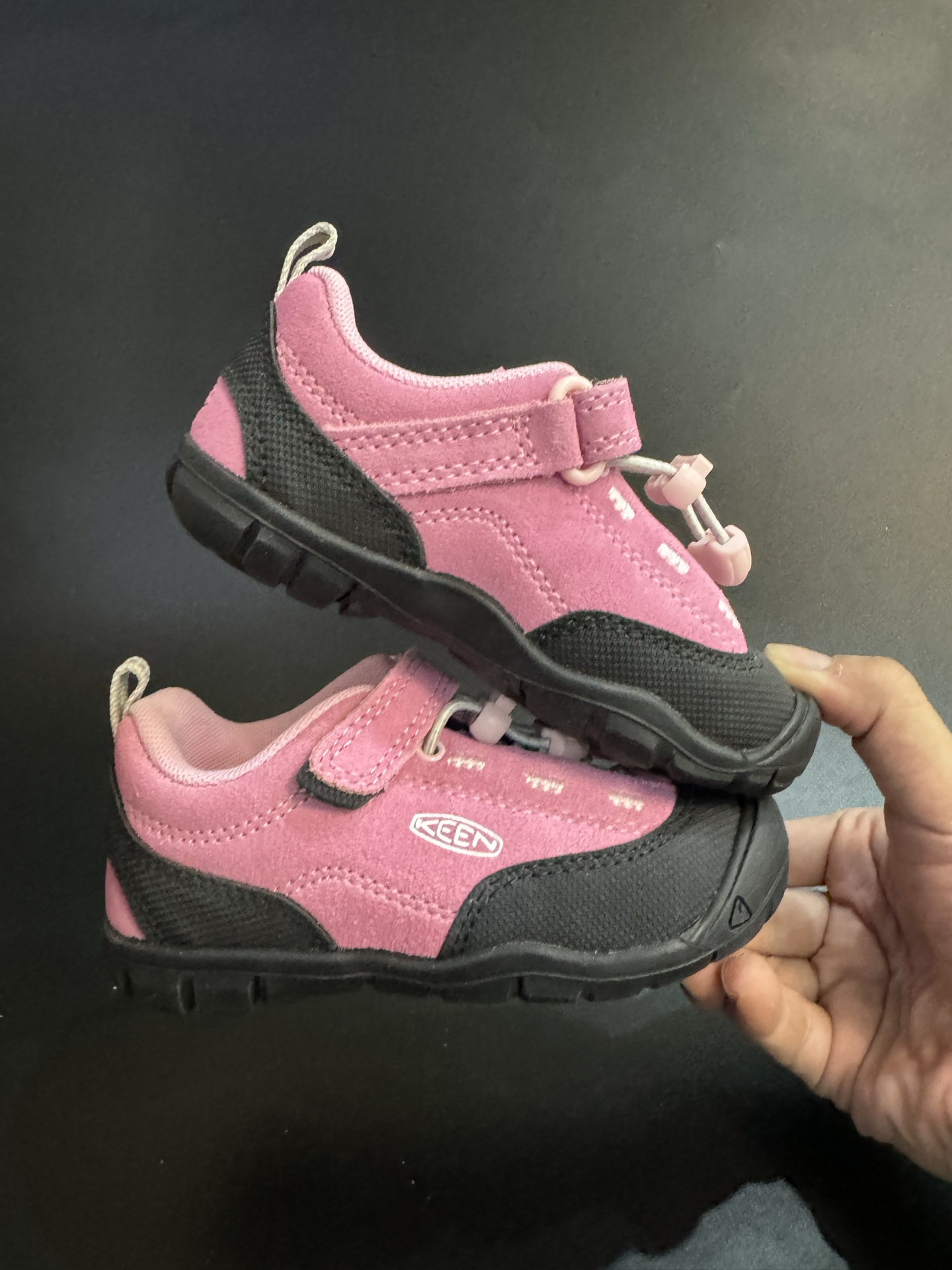 图片[9]-KEEN 新配色户外儿童登山鞋 尺码：24-37码 祖国版YYDS 新配色好好看😍 优质麂皮面料，轻微防水💧 魔术贴➕松紧带设计，穿脱方便✔️ 橡胶耐磨防滑大底，脚感超赞👍🏻-选品中心