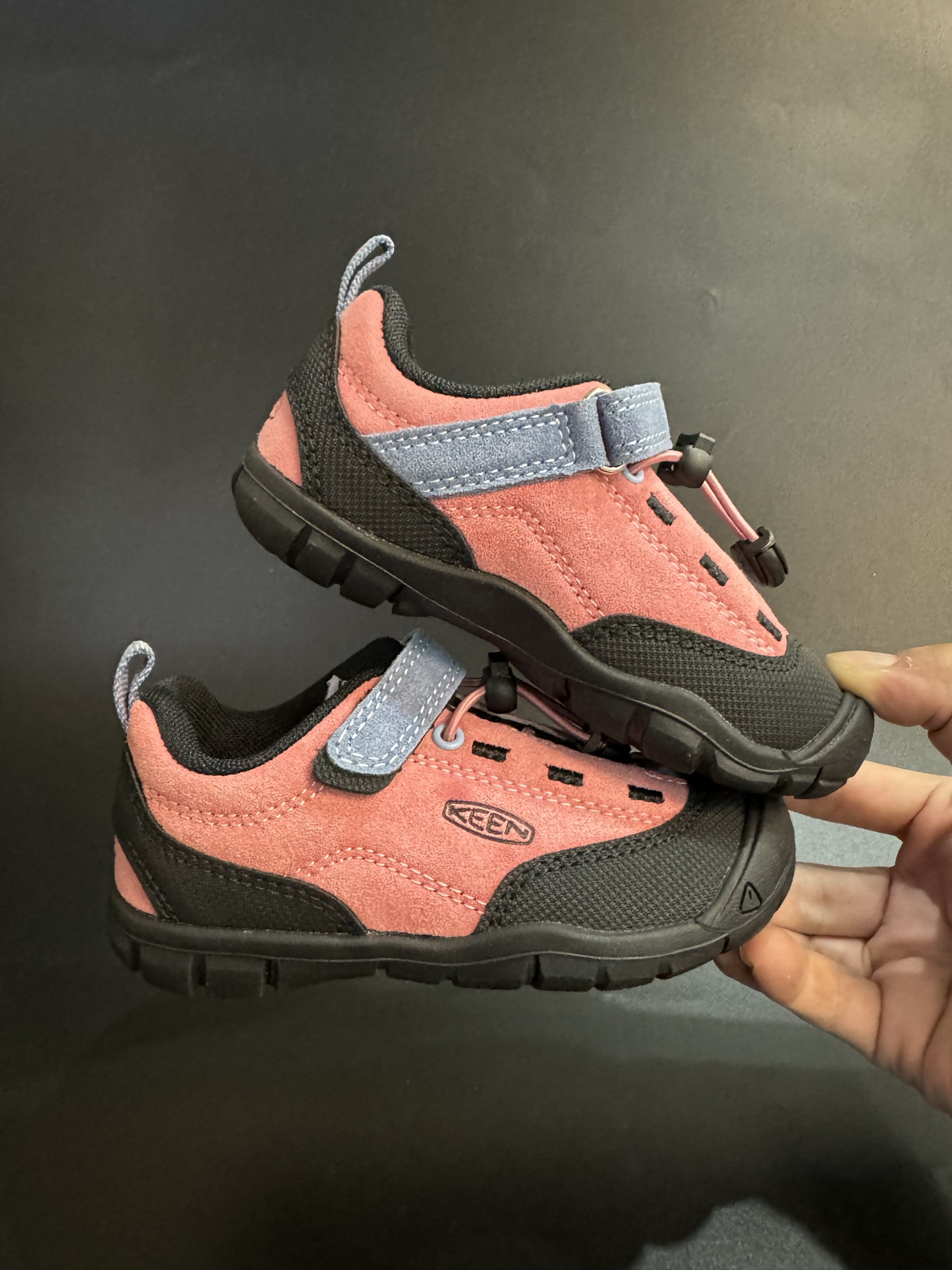 图片[9]-KEEN 新配色户外儿童登山鞋 尺码：24-37码 祖国版YYDS 新配色好好看😍 优质麂皮面料，轻微防水💧 魔术贴➕松紧带设计，穿脱方便✔️ 橡胶耐磨防滑大底，脚感超赞👍🏻-选品中心