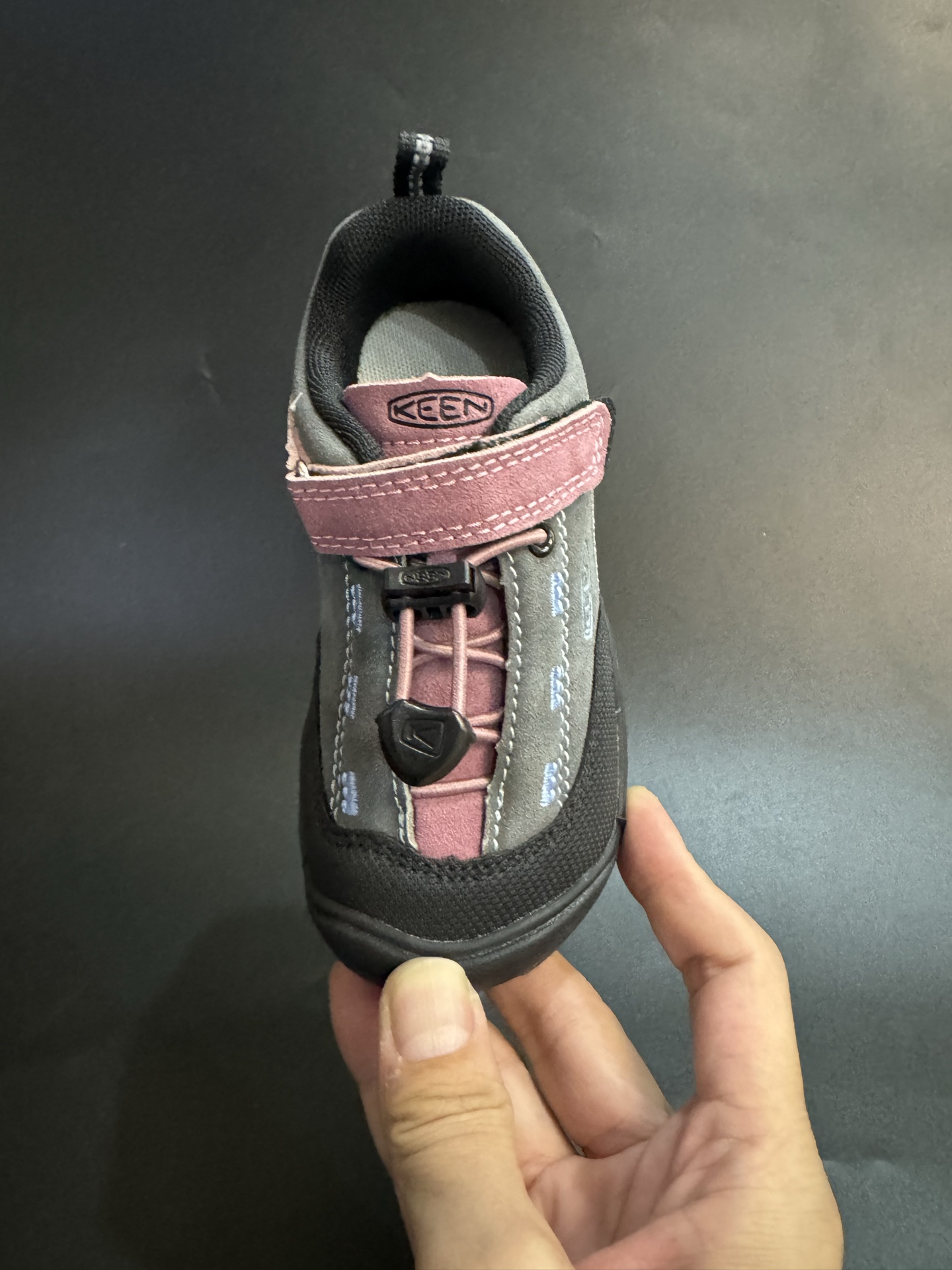 图片[6]-KEEN 新配色户外儿童登山鞋 尺码：24-37码 祖国版YYDS 新配色好好看😍 优质麂皮面料，轻微防水💧 魔术贴➕松紧带设计，穿脱方便✔️ 橡胶耐磨防滑大底，脚感超赞👍🏻-选品中心