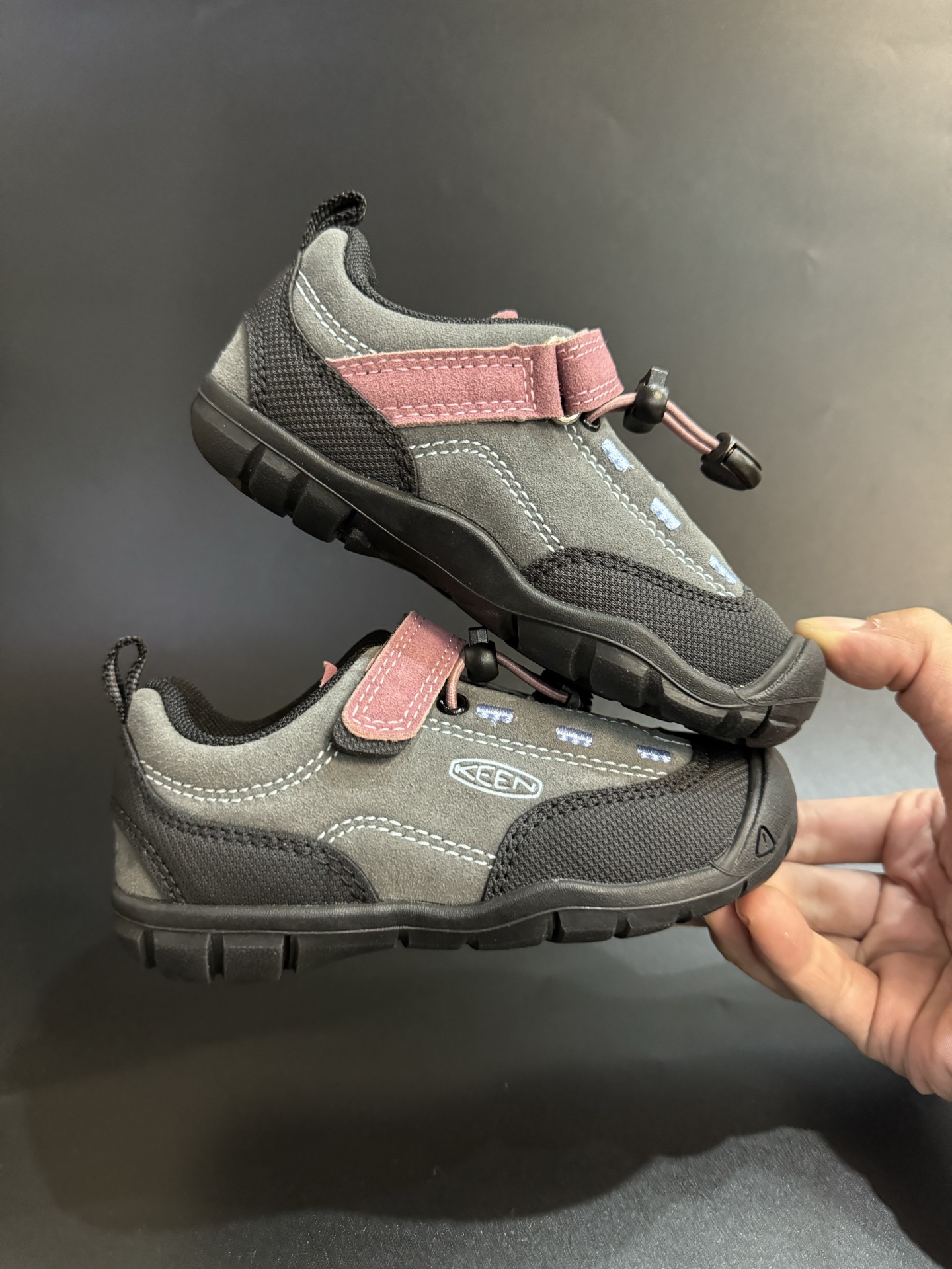 图片[9]-KEEN 新配色户外儿童登山鞋 尺码：24-37码 祖国版YYDS 新配色好好看😍 优质麂皮面料，轻微防水💧 魔术贴➕松紧带设计，穿脱方便✔️ 橡胶耐磨防滑大底，脚感超赞👍🏻-选品中心