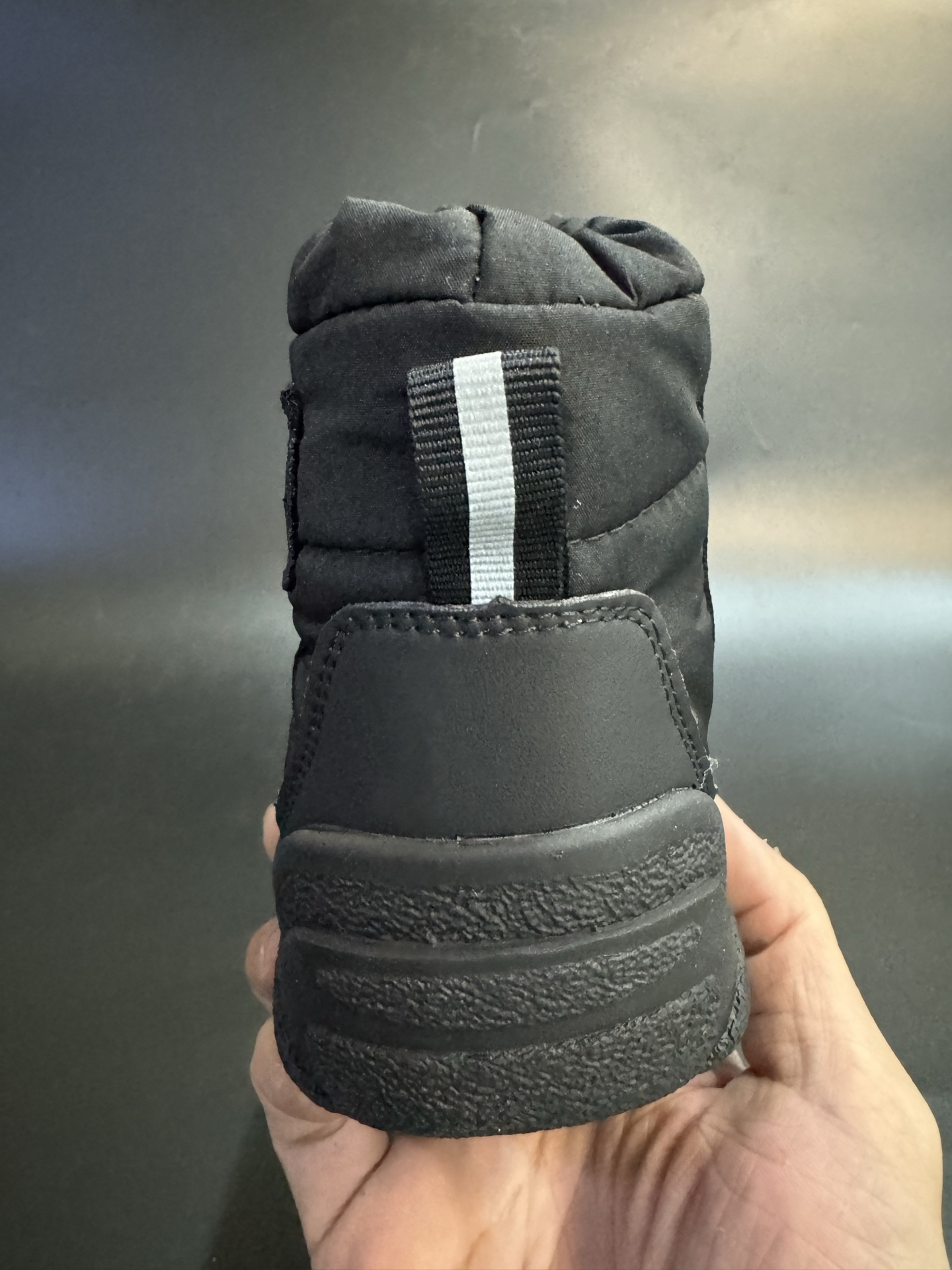 图片[6]-北面羽绒面料皮毛一体防风防水儿童雪地靴加厚防滑保暖大棉鞋户外儿童雪地靴 尺码：26-37码 采用防水布面料 保暖又舒适☁️ 松紧扣设计，穿脱简便 橡胶耐磨防滑大底，脚感不言而喻✔️ 👍真的洋气到爆❕极简舒适，软软绵绵蓄热御寒，保暖又可爱。一个精致的小宝贝，满满的慵懒感在寒冷的冬天让人眼前一亮 .-选品中心