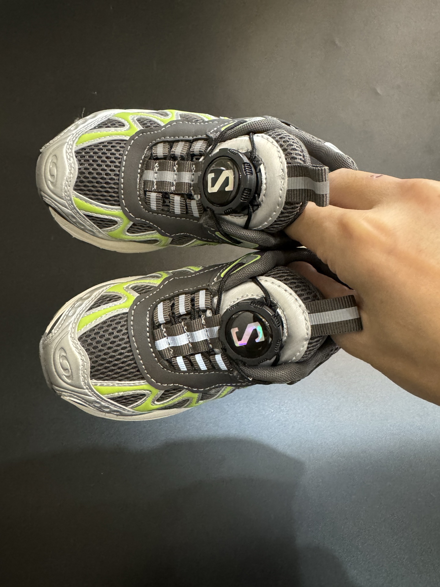 NO:583751,Salomon XT-WHISPER knob buckle children's shoes. Bai Jingting's same internet celebrity model children's casual outdoor cross-country functional sports running shoes, sizes 26-37. Classic Salomon series Exquisite lock design, easy to put on and take off High-quality fabric splicing with full texture Rubber wear-resistant and non-slip outsole, the foot feel is self-evident, Salomon,19860909萨络蒙XT-WHISPER旋钮扣童鞋 白敬亭同款网红款儿童休闲户外越野机能运动跑步鞋尺码26-37码. 经典萨洛蒙系列 精致锁扣设计,穿脱方便 优质面料拼接质感满满 橡胶耐磨防滑大底,脚感不言而喻,萨洛蒙,,Children's