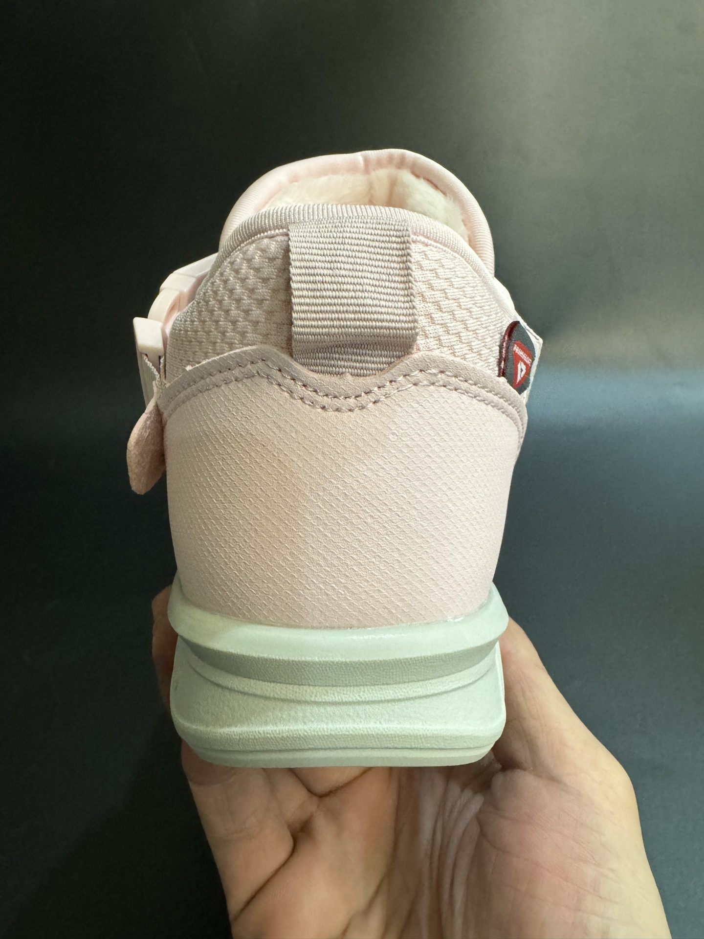 图片[7]-新色加绒NB中帮卡扣防风儿童雪地靴 尺码：24-39码 加绒款NB中帮系列❄️ 内里加绒，保暖又舒适☁️ 卡扣设计，穿脱超方便✌🏻 耐磨防滑大底，脚感超赞👍🏻-选品中心