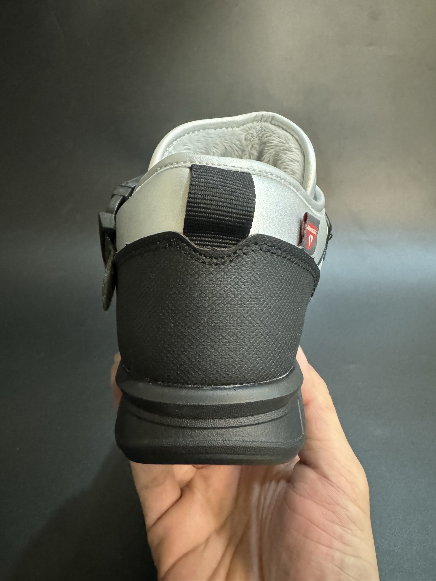 图片[7]-新色加绒NB中帮卡扣防风儿童雪地靴 尺码：24-39码 加绒款NB中帮系列❄️ 内里加绒，保暖又舒适☁️ 卡扣设计，穿脱超方便✌🏻 耐磨防滑大底，脚感超赞👍🏻-选品中心