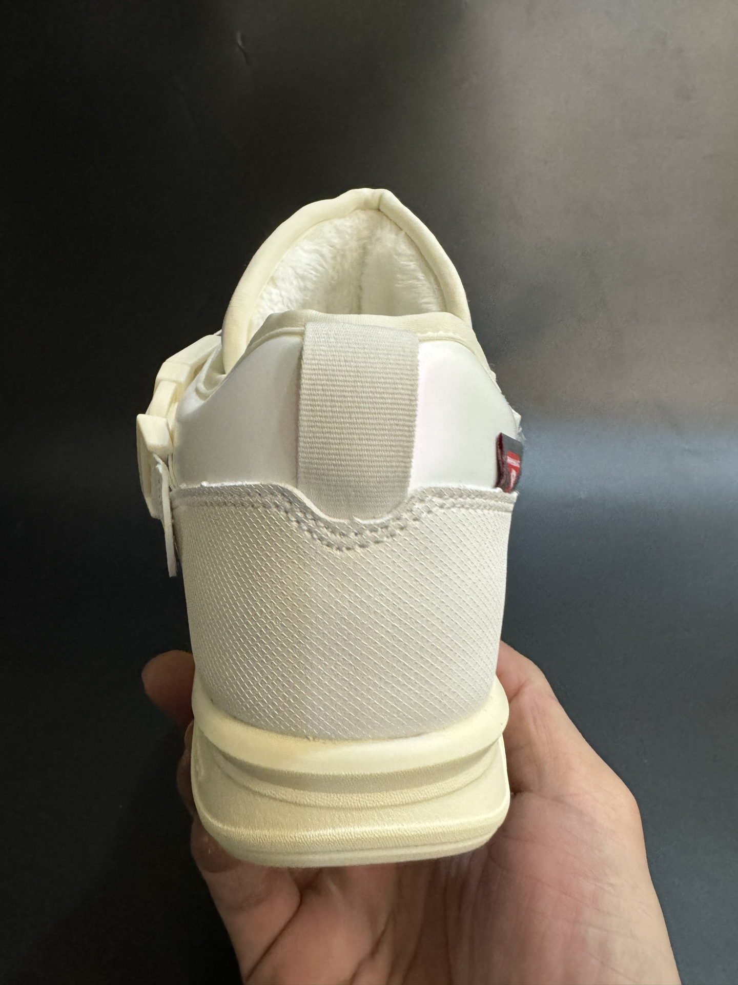 图片[7]-新色加绒NB中帮卡扣防风儿童雪地靴 尺码：24-39码 加绒款NB中帮系列❄️ 内里加绒，保暖又舒适☁️ 卡扣设计，穿脱超方便✌🏻 耐磨防滑大底，脚感超赞👍🏻-选品中心