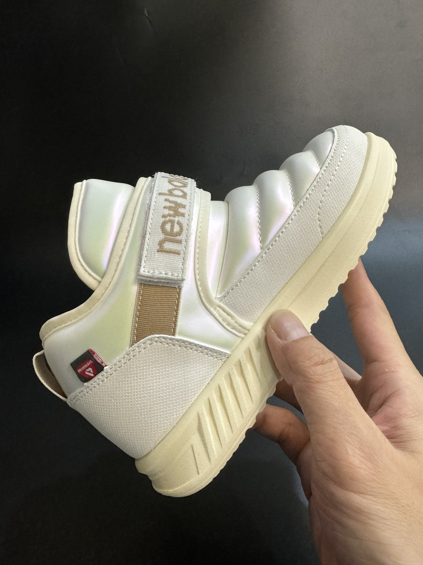 图片[5]-新色加绒NB中帮卡扣防风儿童雪地靴 尺码：24-39码 加绒款NB中帮系列❄️ 内里加绒，保暖又舒适☁️ 卡扣设计，穿脱超方便✌🏻 耐磨防滑大底，脚感超赞👍🏻-选品中心