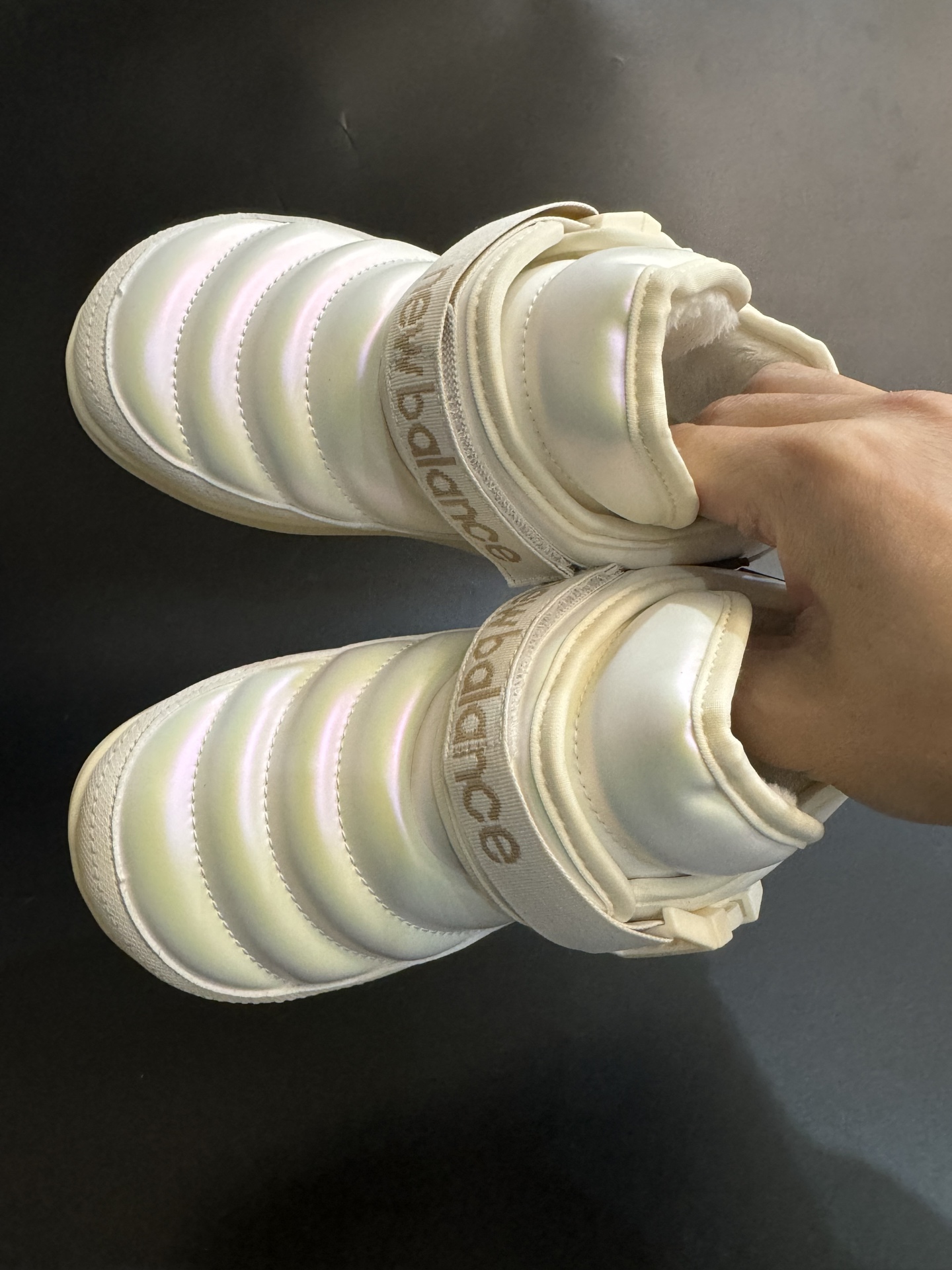 图片[2]-新色加绒NB中帮卡扣防风儿童雪地靴 尺码：24-39码 加绒款NB中帮系列❄️ 内里加绒，保暖又舒适☁️ 卡扣设计，穿脱超方便✌🏻 耐磨防滑大底，脚感超赞👍🏻-选品中心