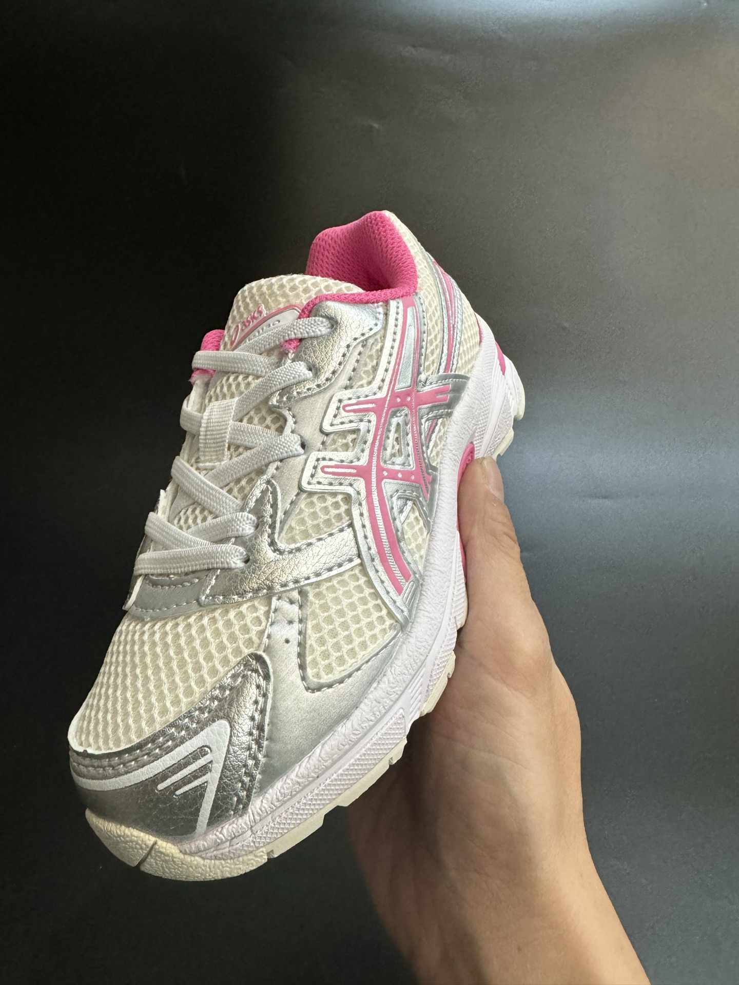 图片[4]-亚瑟士官网新款1130弹力松紧带儿童复古休闲运动鞋 尺码：26-37码 经典1130款式🆕 松紧带设计，穿脱方便✌🏻 网面拼接，质感满满💯 橡胶耐磨防滑大底，脚感超赞👍🏻-选品中心