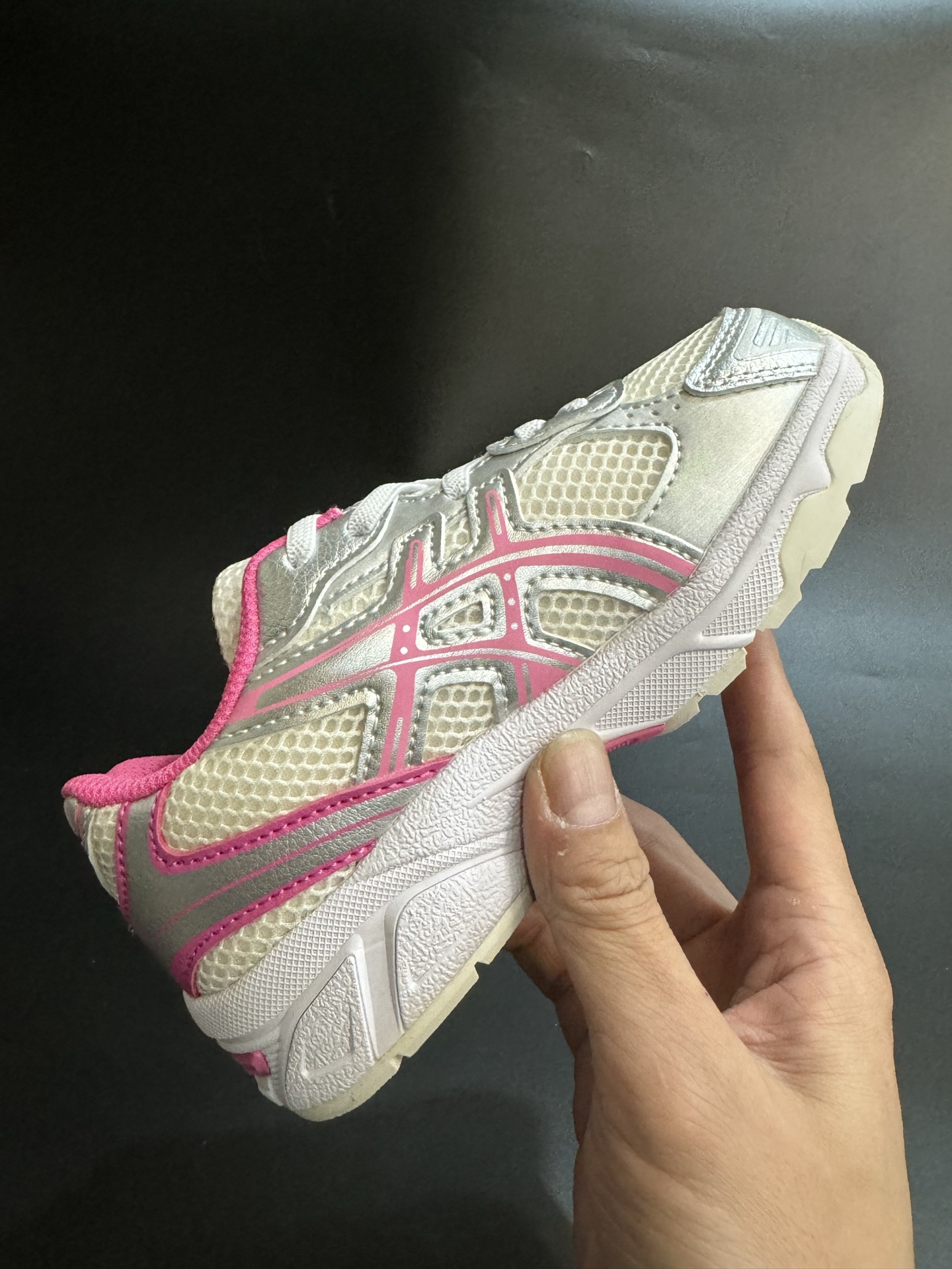 图片[5]-亚瑟士官网新款1130弹力松紧带儿童复古休闲运动鞋 尺码：26-37码 经典1130款式🆕 松紧带设计，穿脱方便✌🏻 网面拼接，质感满满💯 橡胶耐磨防滑大底，脚感超赞👍🏻-选品中心