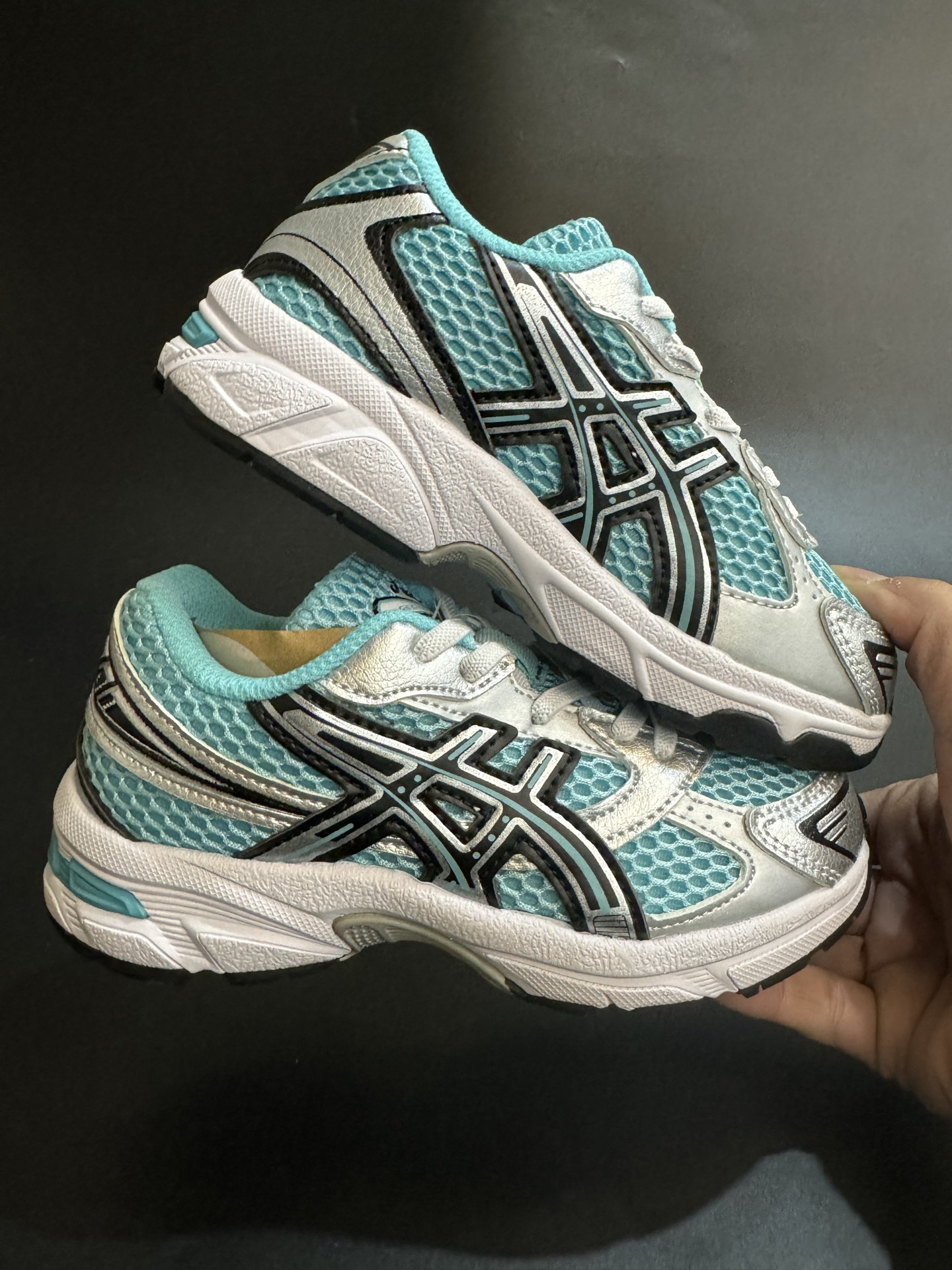 图片[9]-亚瑟士官网新款1130弹力松紧带儿童复古休闲运动鞋 尺码：26-37码 经典1130款式🆕 松紧带设计，穿脱方便✌🏻 网面拼接，质感满满💯 橡胶耐磨防滑大底，脚感超赞👍🏻-选品中心