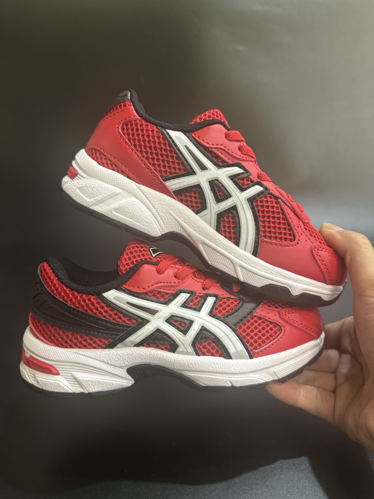 图片[9]-亚瑟士官网新款1130弹力松紧带儿童复古休闲运动鞋 尺码：26-37码 经典1130款式🆕 松紧带设计，穿脱方便✌🏻 网面拼接，质感满满💯 橡胶耐磨防滑大底，脚感超赞👍🏻-选品中心