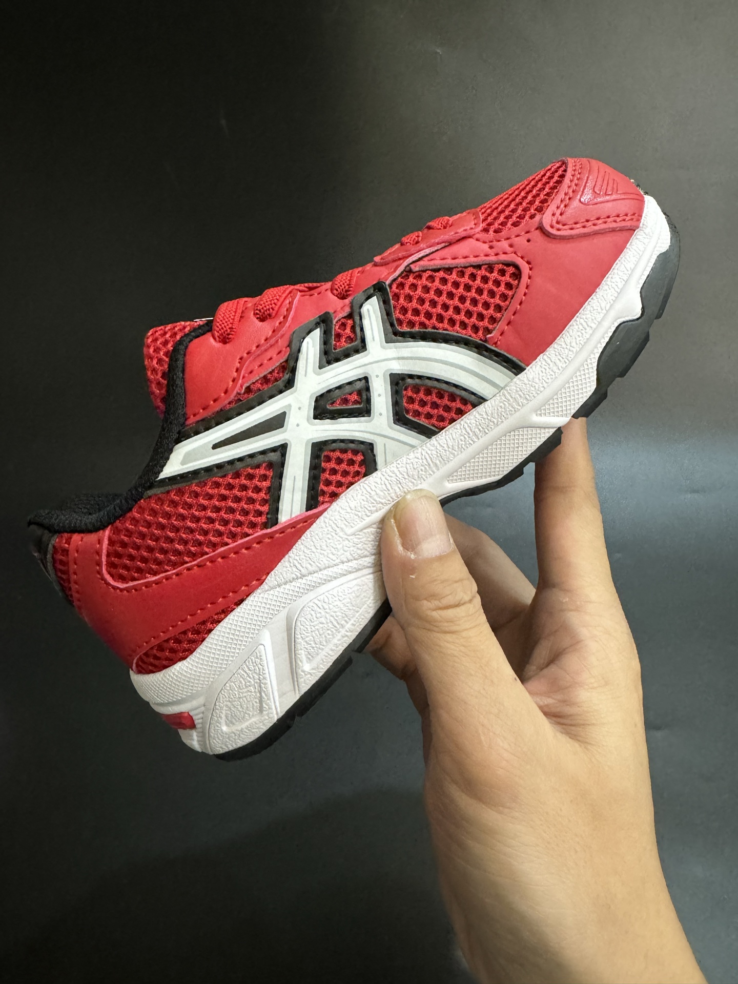 图片[5]-亚瑟士官网新款1130弹力松紧带儿童复古休闲运动鞋 尺码：26-37码 经典1130款式🆕 松紧带设计，穿脱方便✌🏻 网面拼接，质感满满💯 橡胶耐磨防滑大底，脚感超赞👍🏻-选品中心