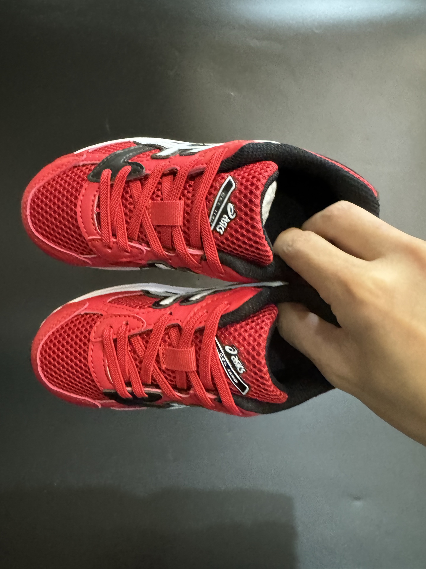 亚瑟士官网新款1130弹力松紧带儿童复古休闲运动鞋 尺码：26-37码 经典1130款式🆕 松紧带设计，穿脱方便✌🏻 网面拼接，质感满满💯 橡胶耐磨防滑大底，脚感超赞👍🏻-选品中心