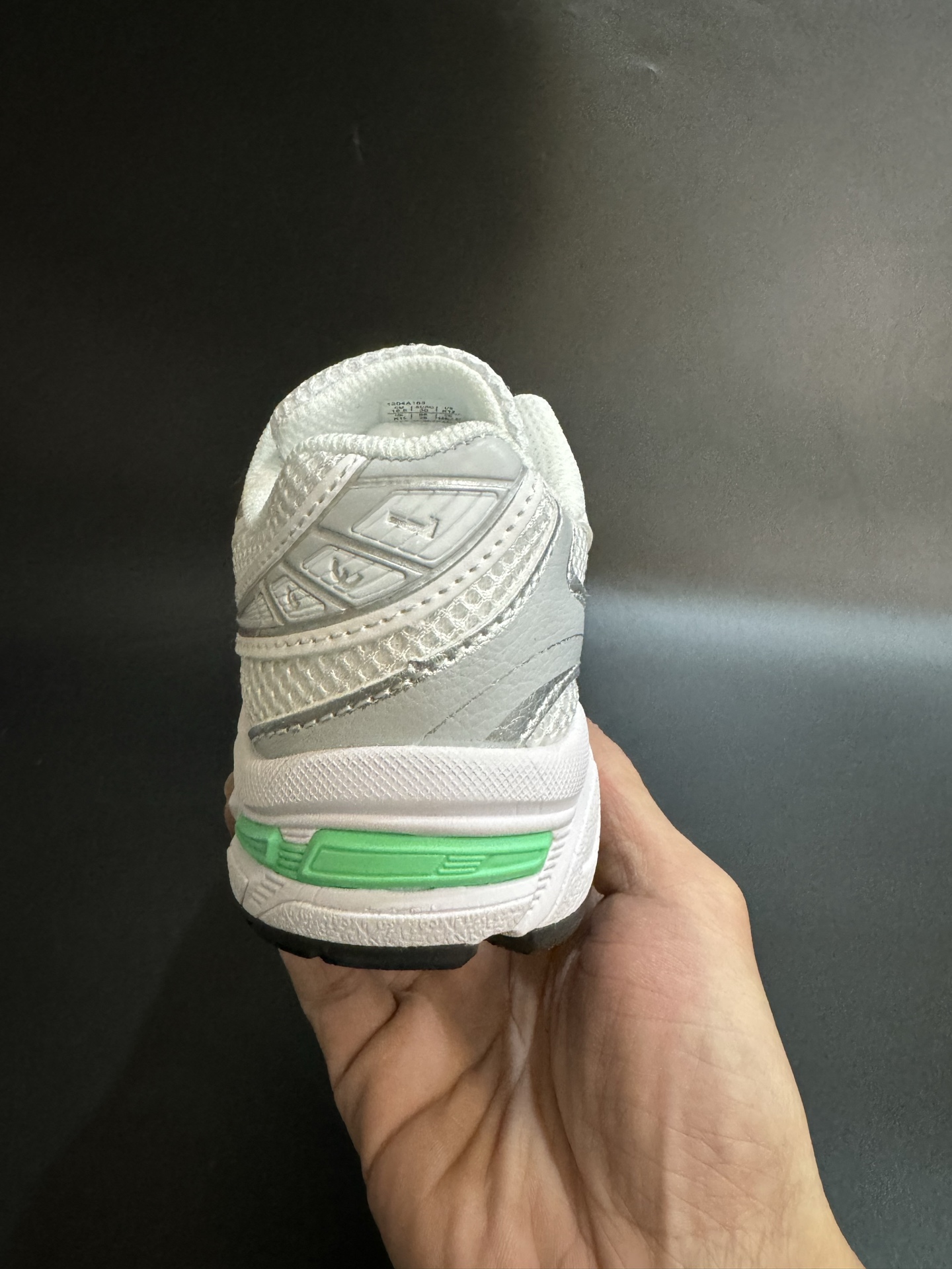 图片[7]-亚瑟士官网新款1130弹力松紧带儿童复古休闲运动鞋 尺码：26-37码 经典1130款式🆕 松紧带设计，穿脱方便✌🏻 网面拼接，质感满满💯 橡胶耐磨防滑大底，脚感超赞👍🏻-选品中心