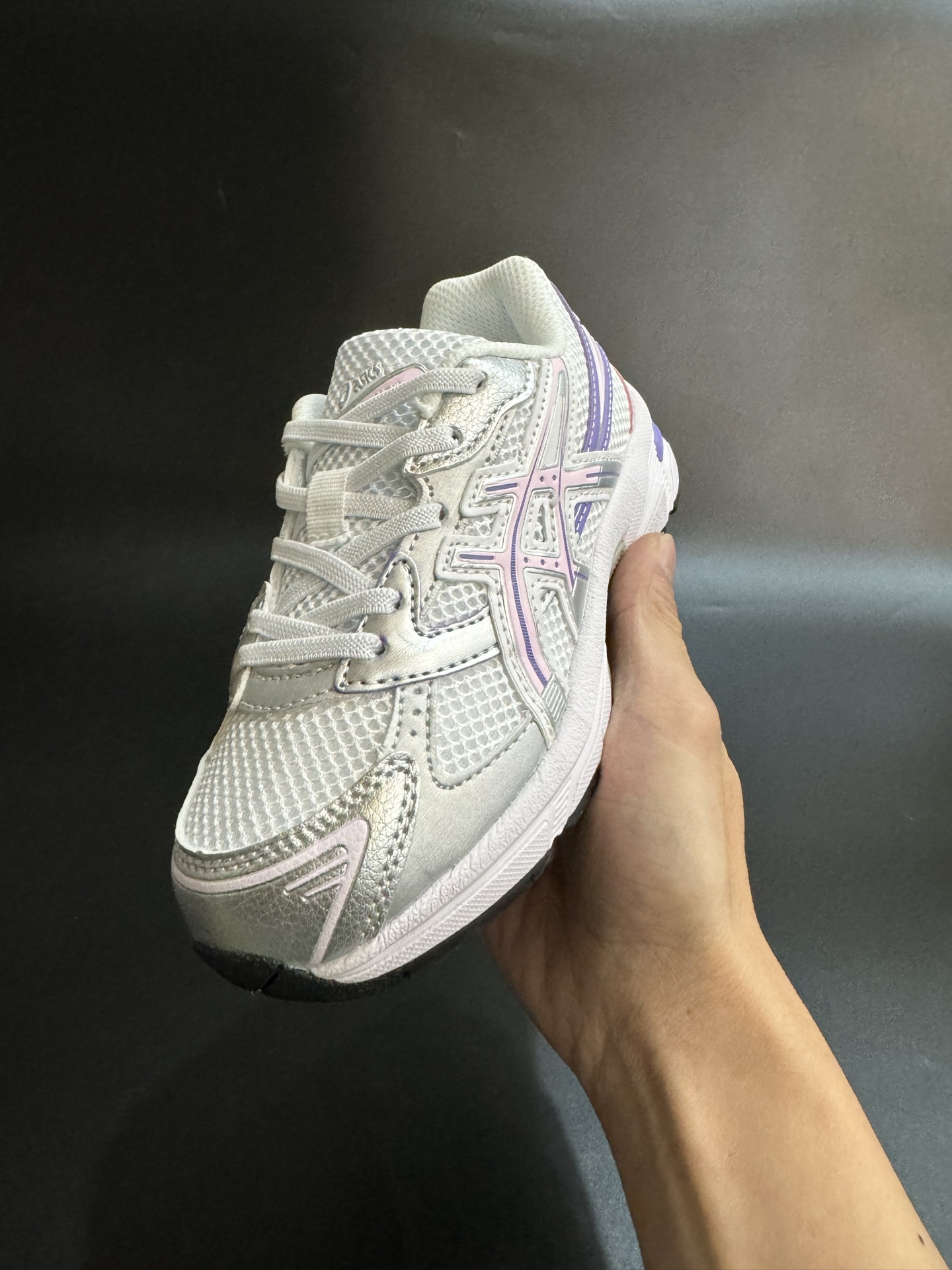 图片[4]-亚瑟士官网新款1130弹力松紧带儿童复古休闲运动鞋 尺码：26-37码 经典1130款式🆕 松紧带设计，穿脱方便✌🏻 网面拼接，质感满满💯 橡胶耐磨防滑大底，脚感超赞👍🏻-选品中心