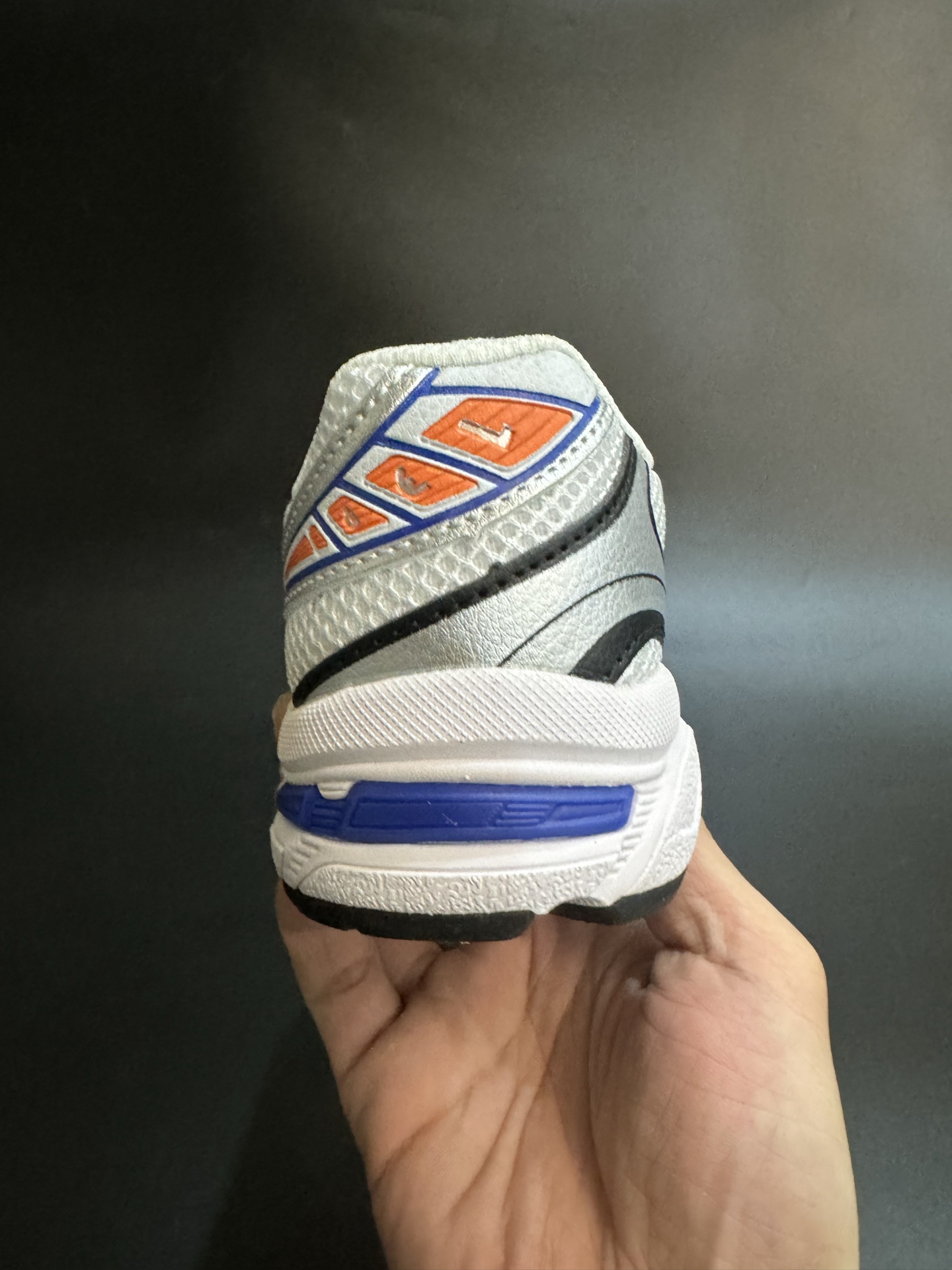 图片[7]-亚瑟士官网新款1130弹力松紧带儿童复古休闲运动鞋 尺码：26-37码 经典1130款式🆕 松紧带设计，穿脱方便✌🏻 网面拼接，质感满满💯 橡胶耐磨防滑大底，脚感超赞👍🏻-选品中心