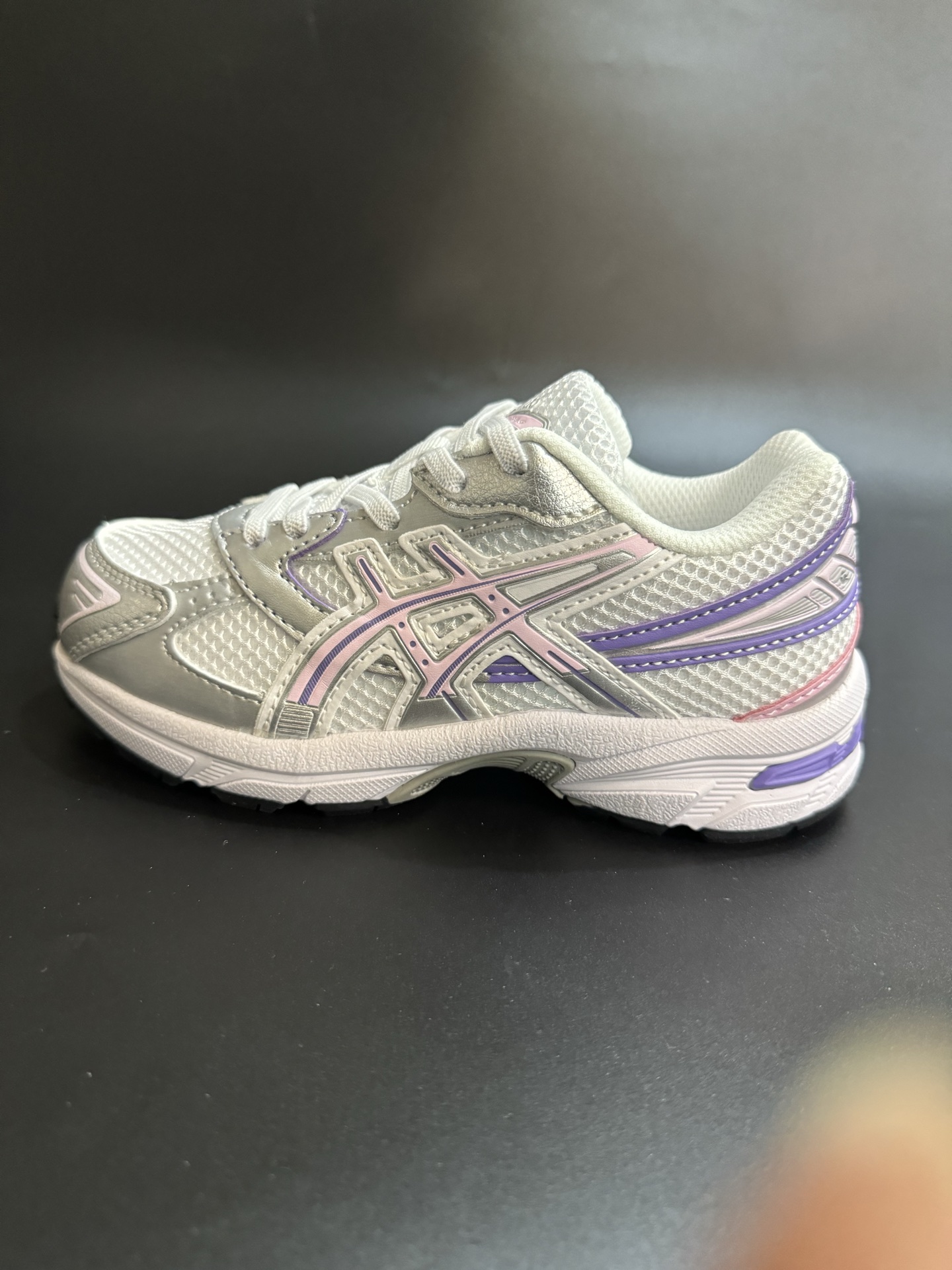 图片[4]-正确版本放 亚瑟士官网新款1130弹力松紧带儿童复古休闲运动鞋 尺码：26-37码 经典1130款式🆕 松紧带设计，穿脱方便✌🏻 网面拼接，质感满满💯 橡胶耐磨防滑大底，脚感超赞👍🏻-选品中心