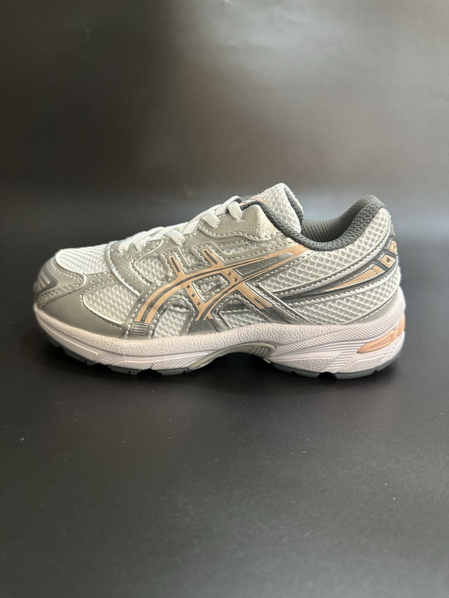 图片[2]-正确版本放 亚瑟士官网新款1130弹力松紧带儿童复古休闲运动鞋 尺码：26-37码 经典1130款式🆕 松紧带设计，穿脱方便✌🏻 网面拼接，质感满满💯 橡胶耐磨防滑大底，脚感超赞👍🏻-选品中心