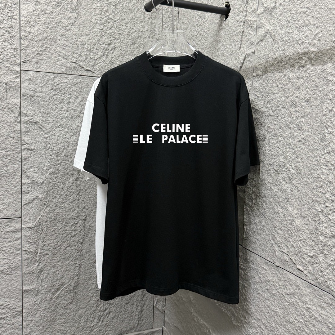 Celi*ne 塞琳 塞林2025春夏款 简约字母 立体硅胶工艺 个性logo 定制双纱平纹纯棉面料 短袖T恤 男女同款. 尺码： S （90-130斤） M （120-150斤） L （140-165斤） XL （160-180斤） X…