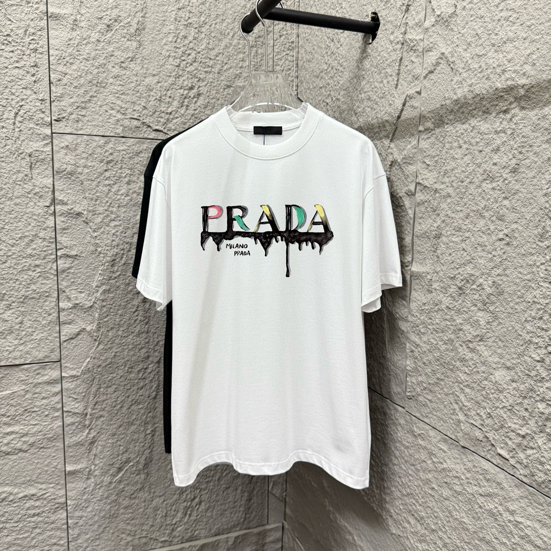 prad* 2025 Estilo de primavera y verano Logotipo personalizado con estampado de letras de graffiti Tela de algodón lisa…