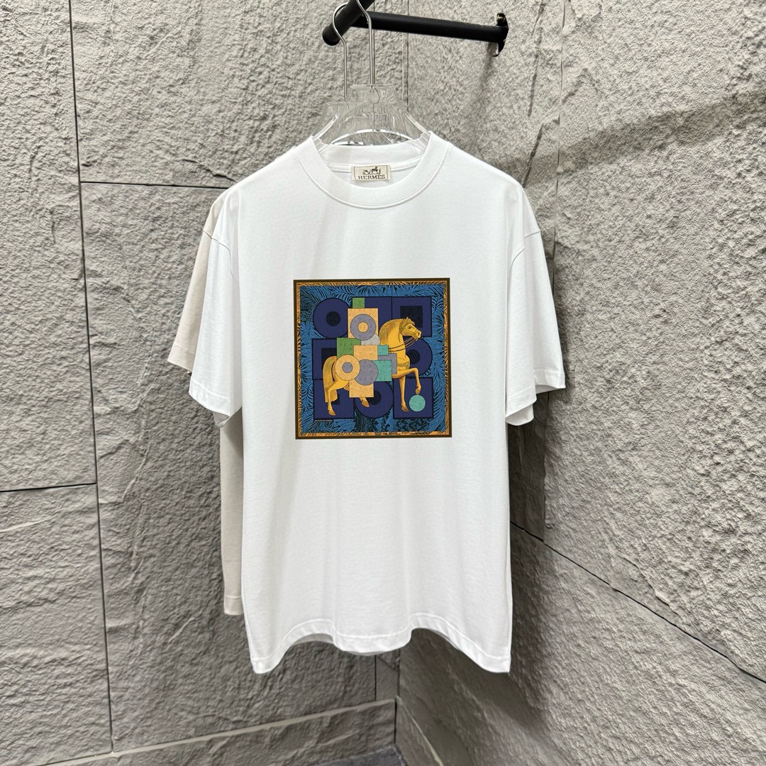 Her*Hermès+ 2025 primavera-verano nuevo estilo, camiseta de manga corta con estampado de caballo de bloques d…