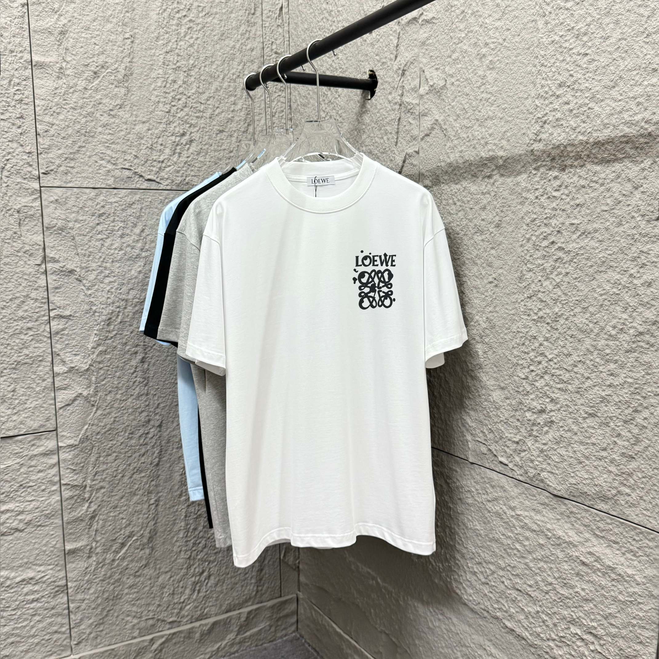 🅿️90 Loe*罗意* Temporada primavera-verano 2025, clásico y minimalista, letras de motivo con técnica de espuma, logo pers…