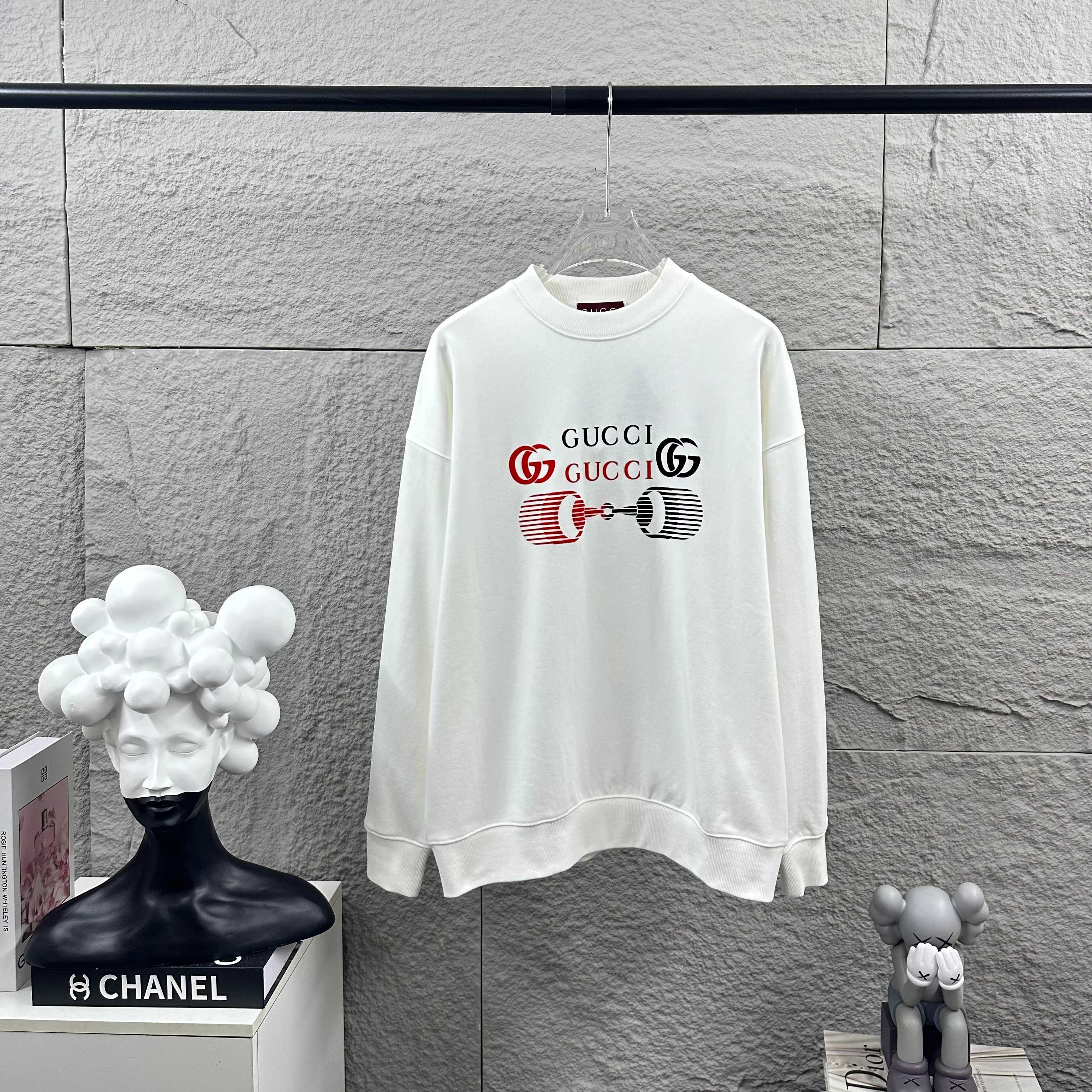 Gu* Gucci* nuevo de otoño-invierno 2025, sudadera de cuello redondo de manga larga con letras Gucci en el pecho y técni…
