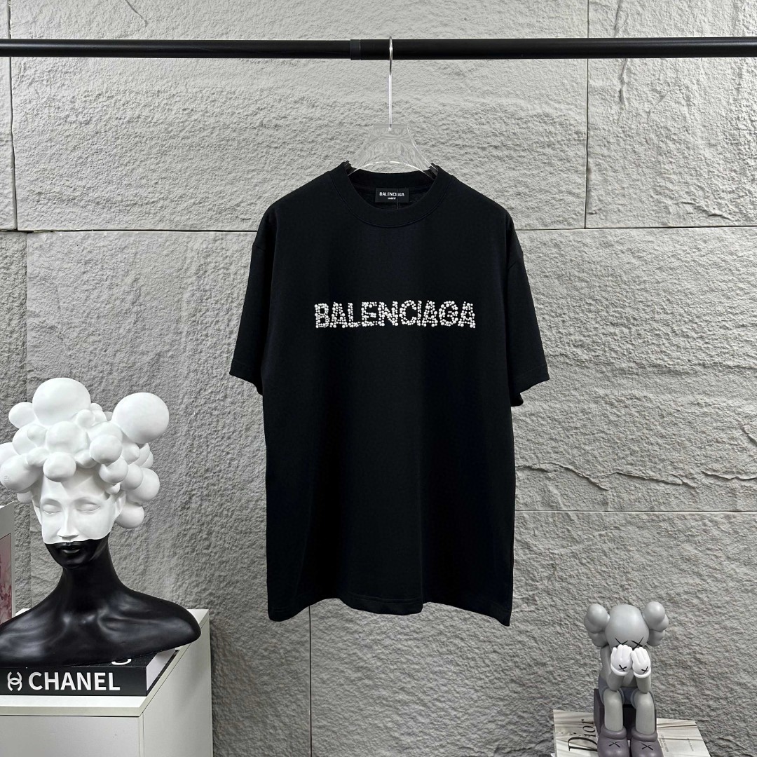 P80 BALENCI*GA París 2025 primavera/verano nueva camiseta de manga corta, letras clásicas con proceso de perlas, tela d…