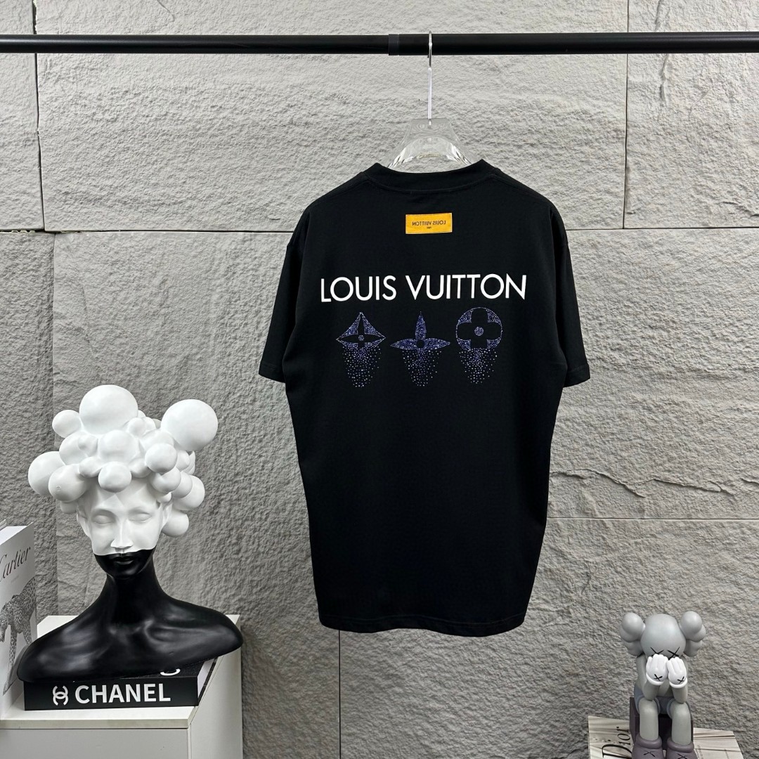 P80 1v Louis * 2025 primavera y verano nuevo estilo Clásico letra en V grande Silicona tridimensional + Diseño de proce…