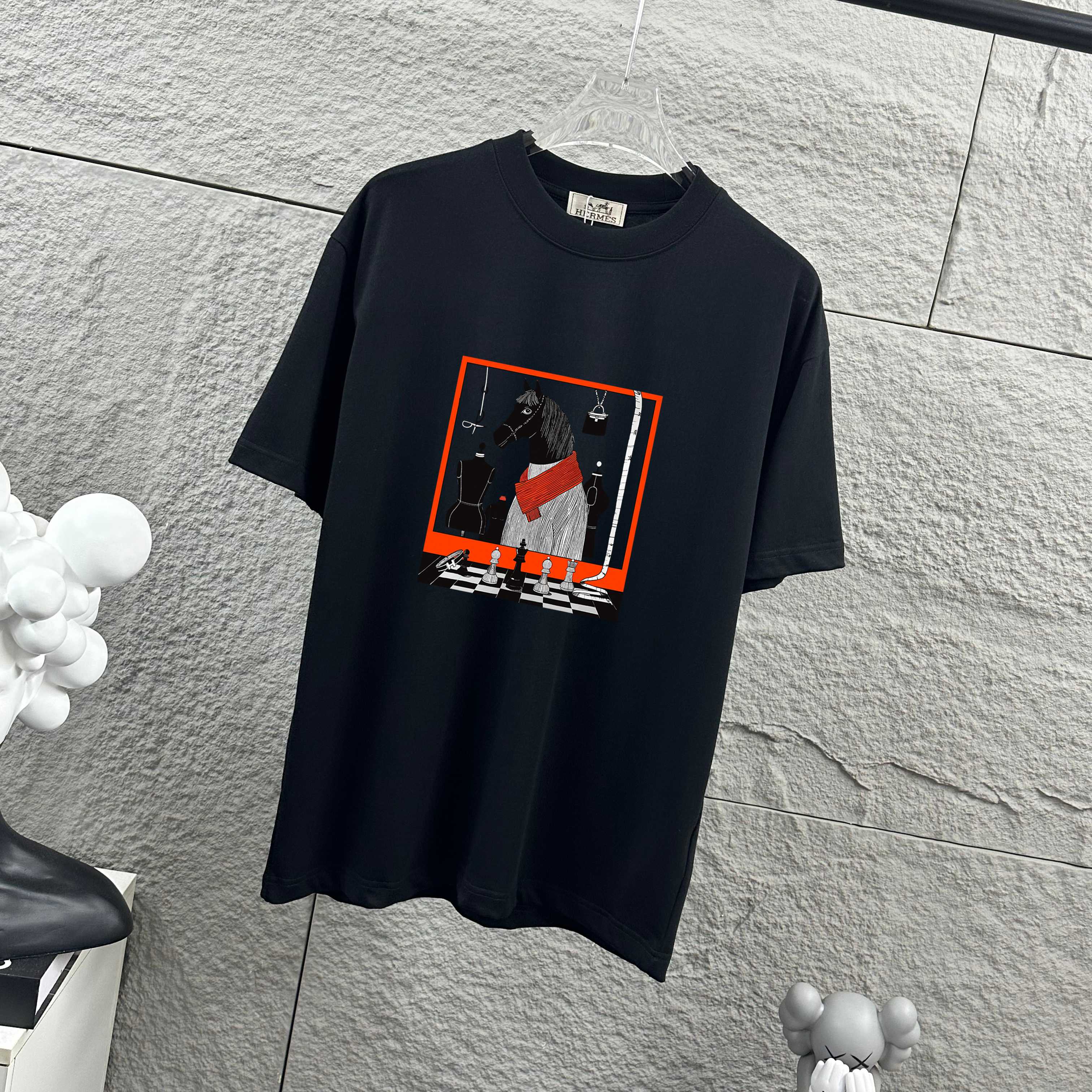 Hermès Herme*爱马仕* 2026春夏新款 马年大吉 烫画工艺 定制双纱平纹纯棉面料 短袖T恤