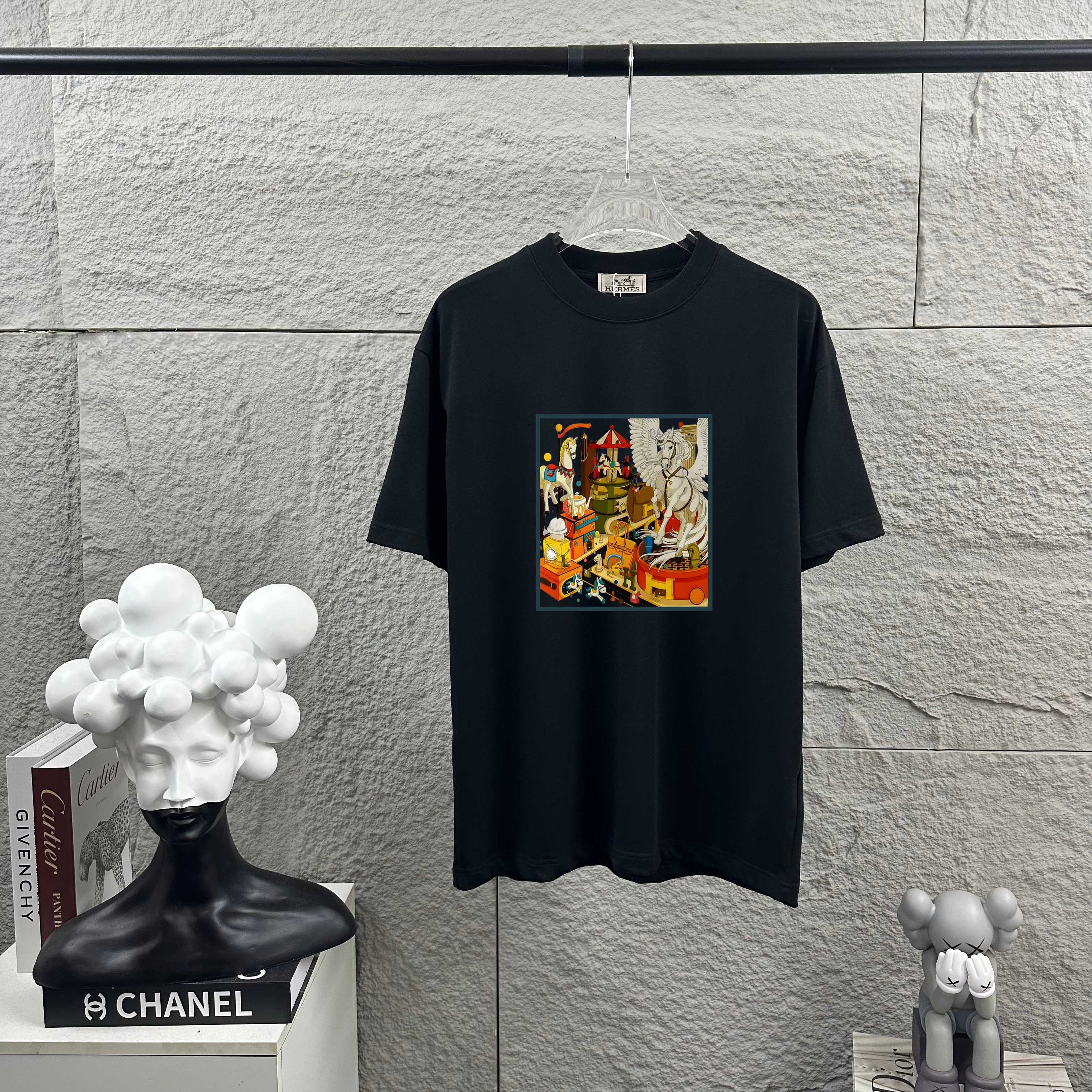Hermès Herme*爱马仕* 2026春夏新款 马年大吉 烫画工艺 定制双纱平纹纯棉面料 短袖T恤