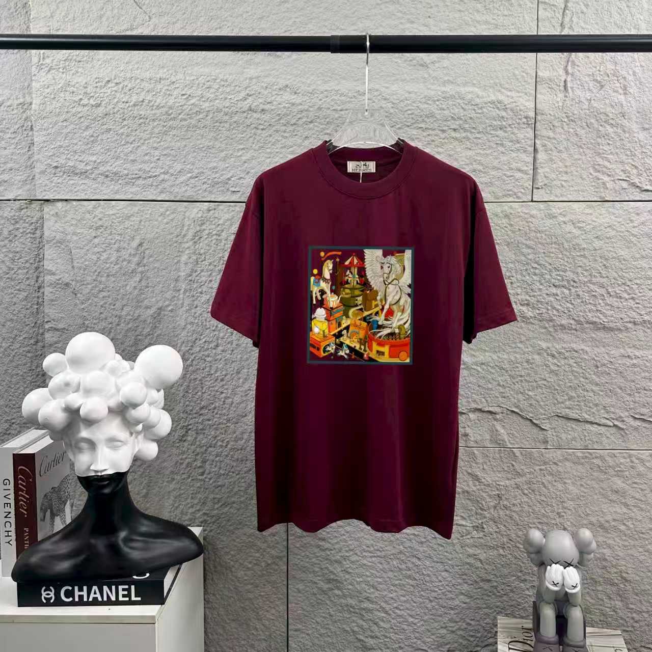Hermès Herme*爱马仕* 2026春夏新款 马年大吉 烫画工艺 定制双纱平纹纯棉面料 短袖T恤