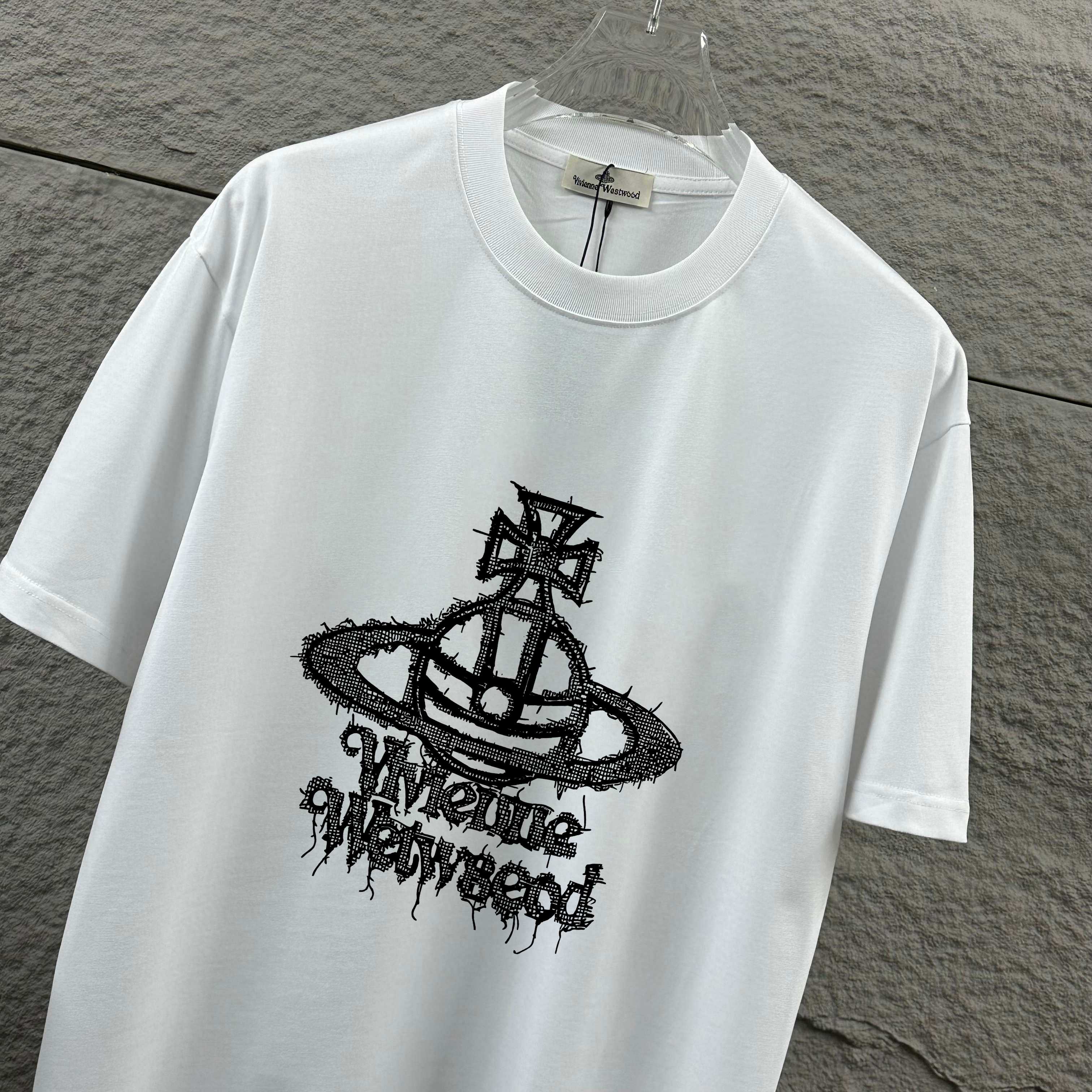 Vivienne Westwood Vivienne *Westwood*西太后*2026 春夏新款 字母印花工艺 定制双纱平纹纯棉面料 短袖T恤