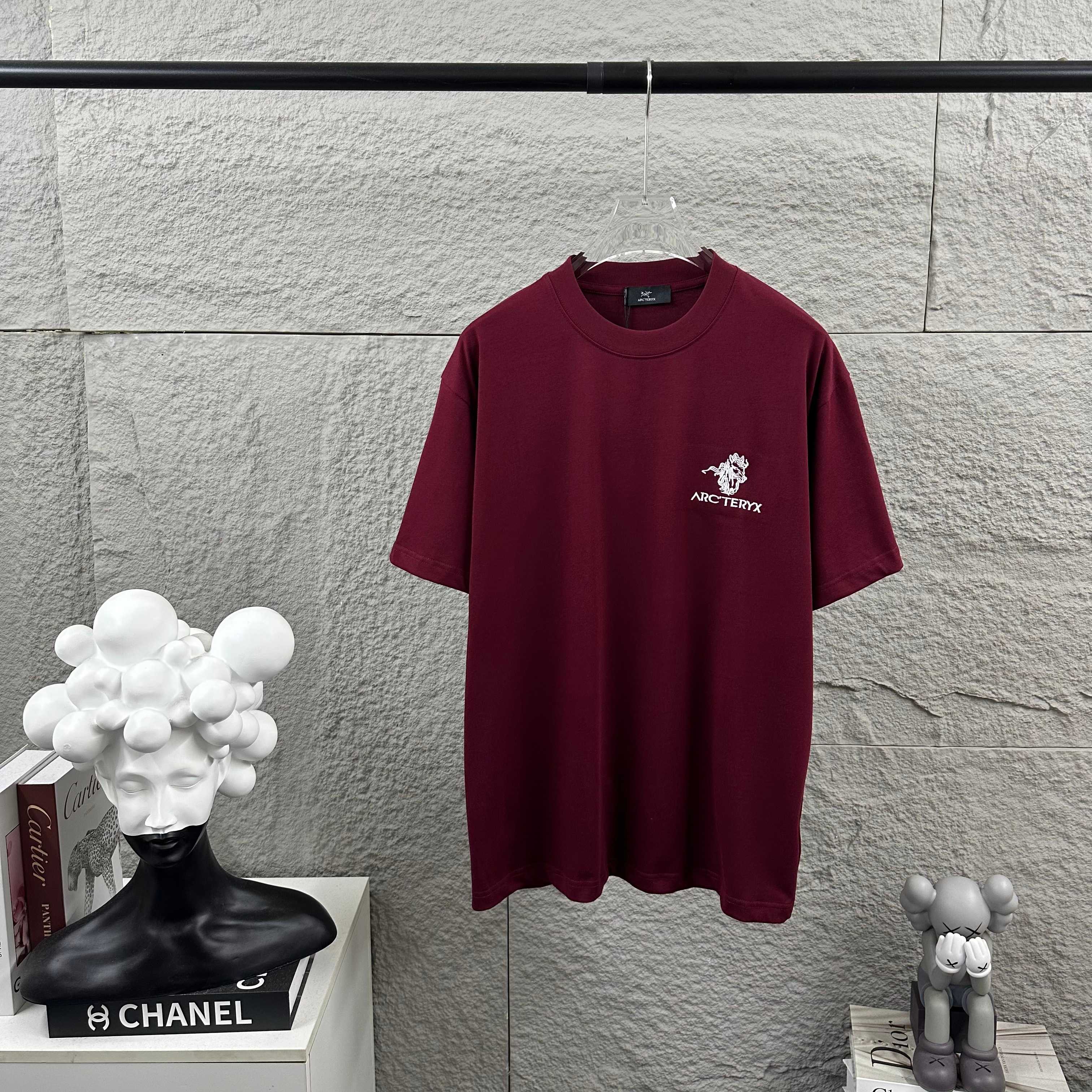 Arc'teryx ARC'TERYX*始祖*鸟 2026春夏新款 个性 字母刺绣工艺 定制双纱平纹纯棉面料 短袖T恤