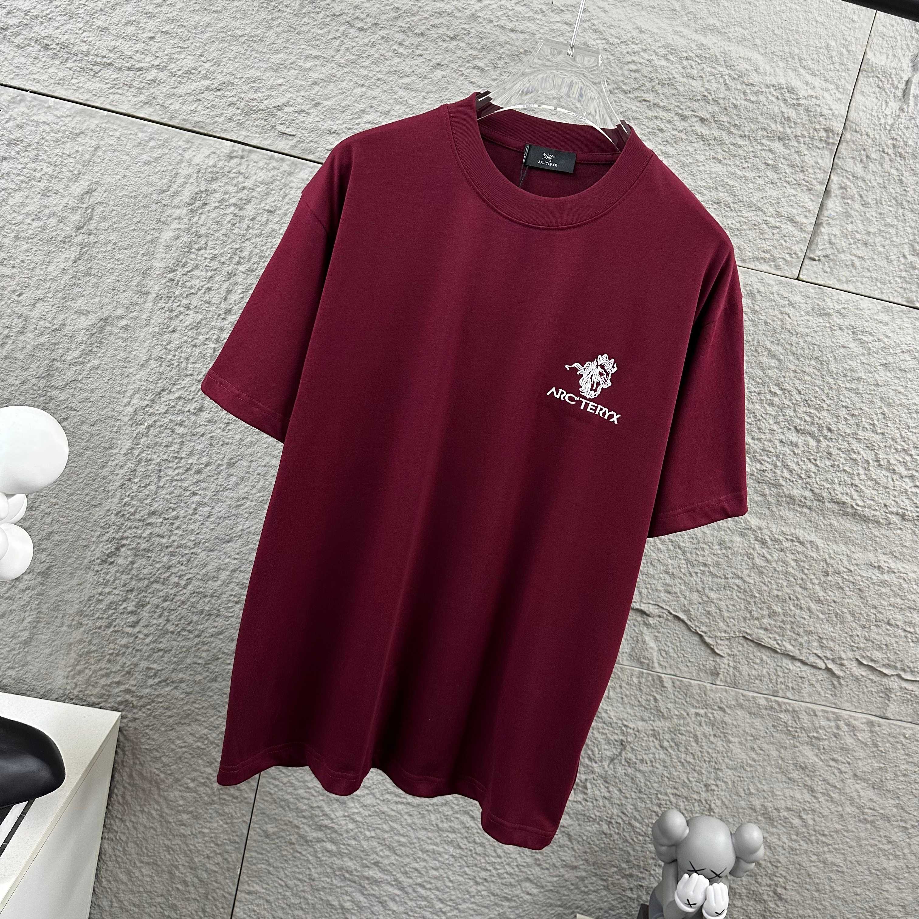 Arc'teryx ARC'TERYX*始祖*鸟 2026春夏新款 个性 字母刺绣工艺 定制双纱平纹纯棉面料 短袖T恤