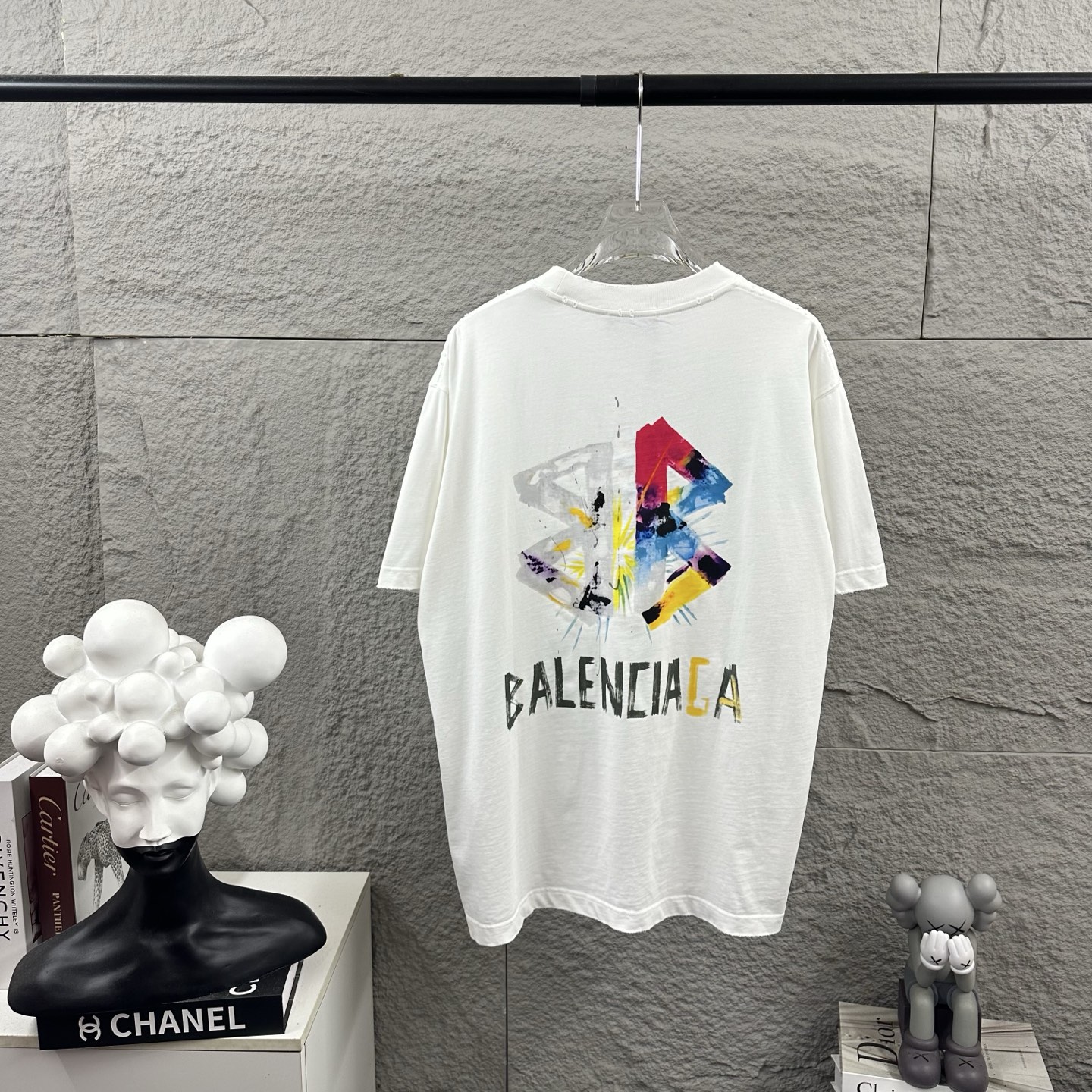 NO:912698,BALENciaga*Paris* 2026 spring and summer new style Heavy duty worn and washed style with holes and distressed Heat transfer + hot drilling process Customized pure cotton fabric Short-sleeved T-shirt Unisex style Color worn white Washed with powder Washed with purple Size S (100-140kg) M (130-160kg) L (150-175kg) XL (160-1kg)  XXL size (180-220 pounds),,balenciaga,T-shirt,tees,t-shirt,19860909BALENciaga*巴黎* 2026春夏季新款 重工磨破洗水款破洞做旧 烫画+烫钻工艺 定制纯棉面料 短袖T恤 男女同款 颜色磨破白 洗水粉 洗水紫 尺码S码（100-140斤） M码（130-160斤） L码（150-175斤） XL码（160-1斤） XXL码（180-220斤）,,balenciaga,T-shirt,tees，t-shirt,,Men's clothing