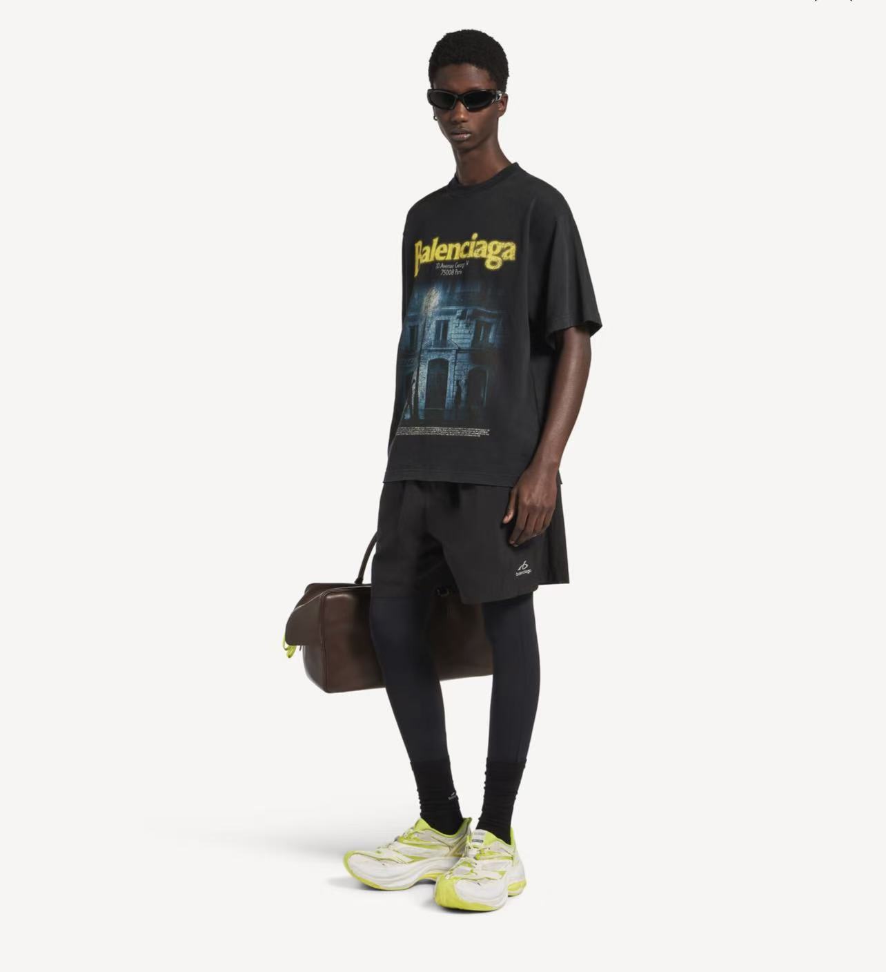 Balenciaga 官网品质BALENCI*GA/巴黎 SS26最新款 前面以Balenclag* 街道夜景建筑图案印花洗水做旧短袖T恤