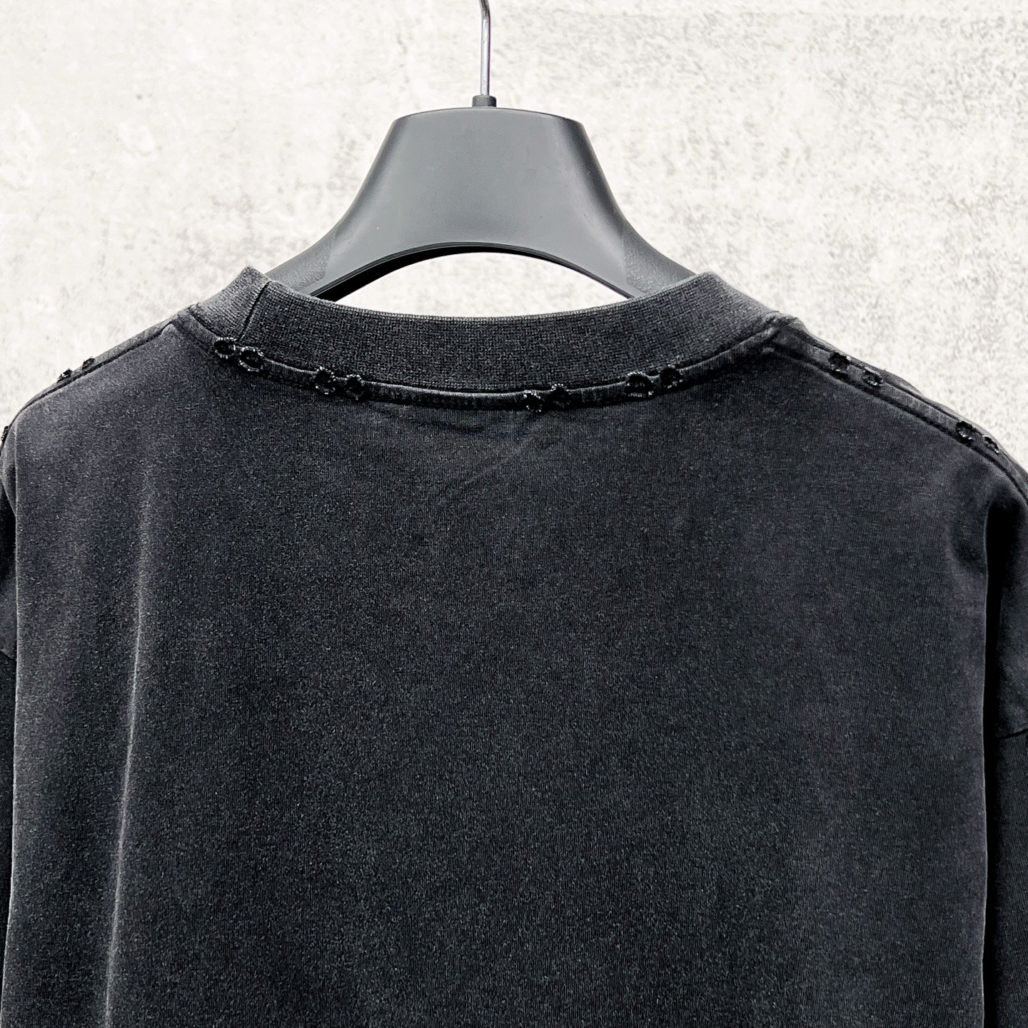 Balenciaga 官网品质BALENCI*GA/巴黎 SS26最新款 前面以Balenclag* 街道夜景建筑图案印花洗水做旧短袖T恤