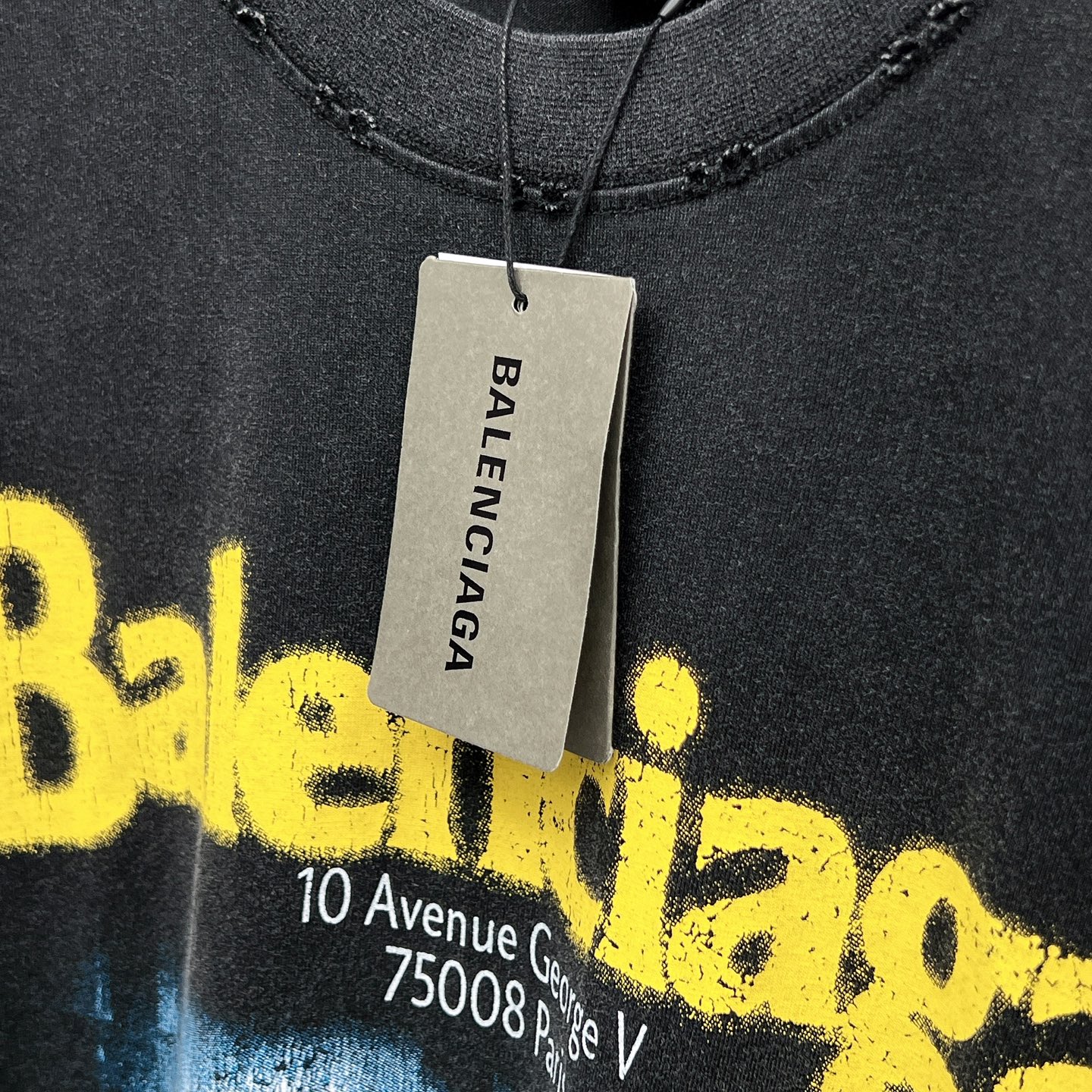 Balenciaga 官网品质BALENCI*GA/巴黎 SS26最新款 前面以Balenclag* 街道夜景建筑图案印花洗水做旧短袖T恤