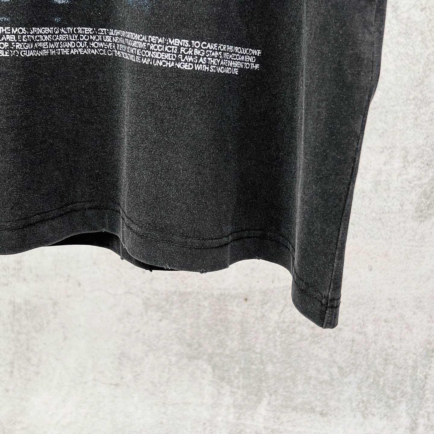 Balenciaga 官网品质BALENCI*GA/巴黎 SS26最新款 前面以Balenclag* 街道夜景建筑图案印花洗水做旧短袖T恤