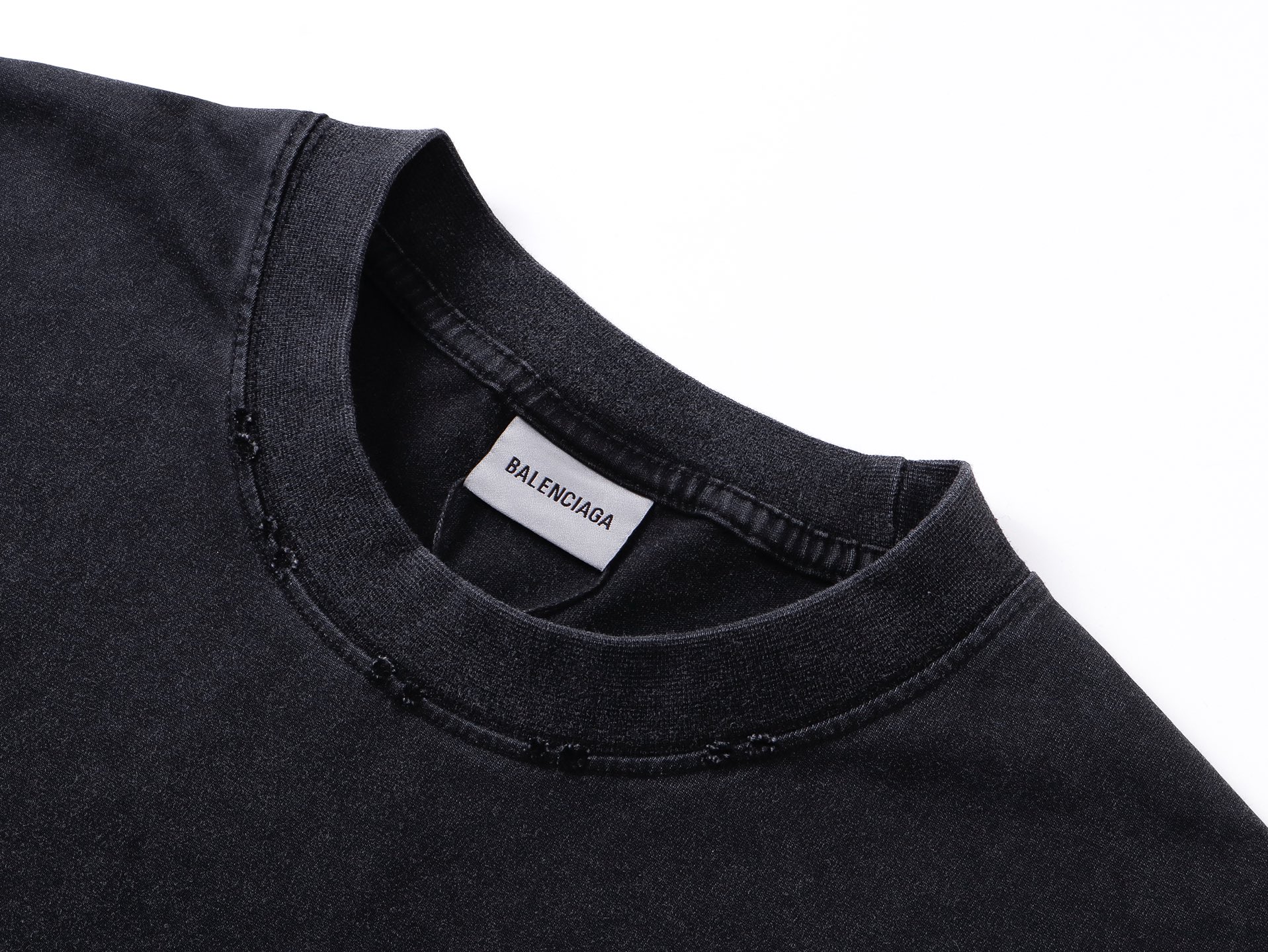 Balenciaga 官网品质BALENCI*GA/巴黎 SS26最新款 前面以Balenclag* 街道夜景建筑图案印花洗水做旧短袖T恤