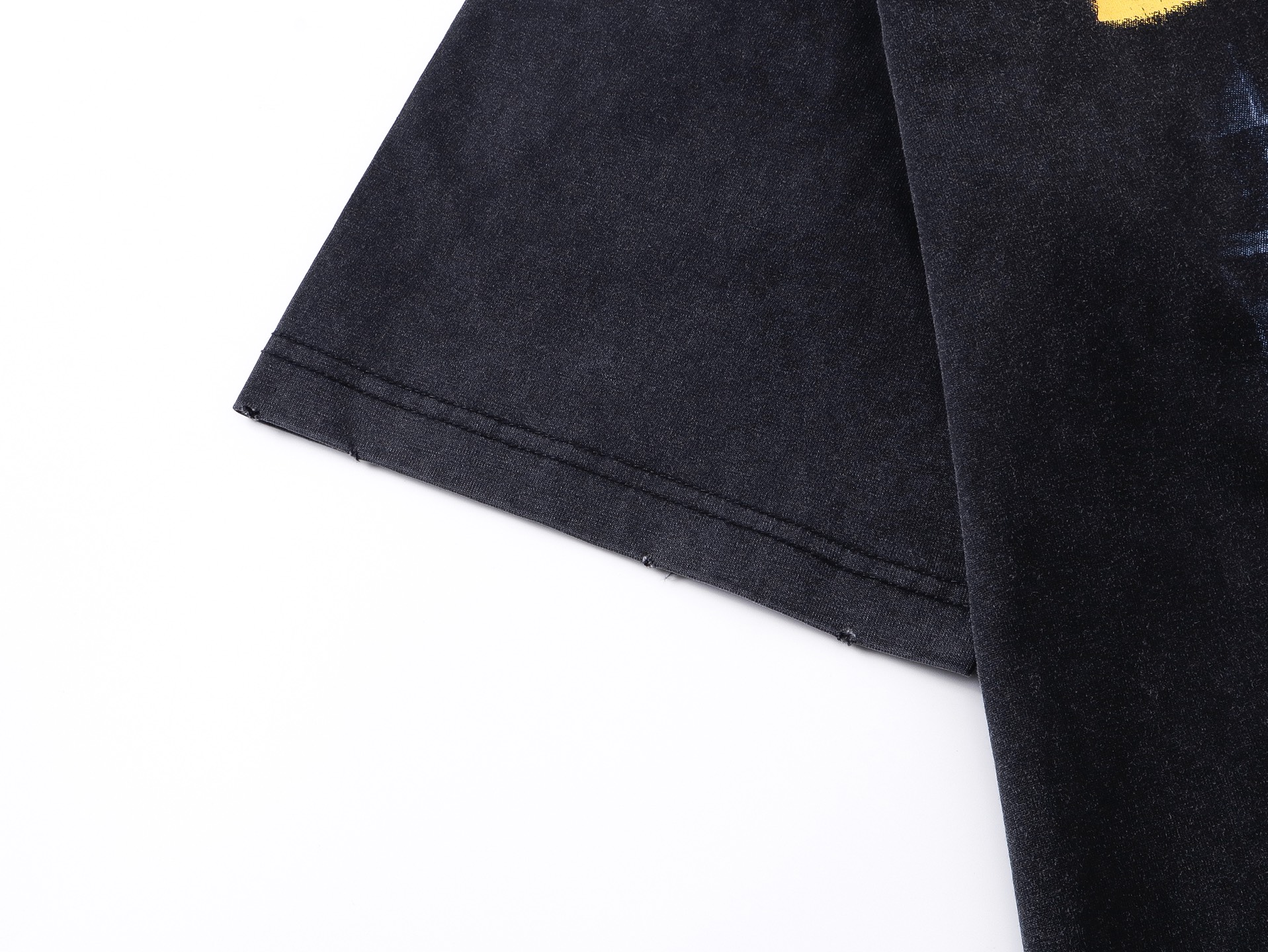 Balenciaga 官网品质BALENCI*GA/巴黎 SS26最新款 前面以Balenclag* 街道夜景建筑图案印花洗水做旧短袖T恤